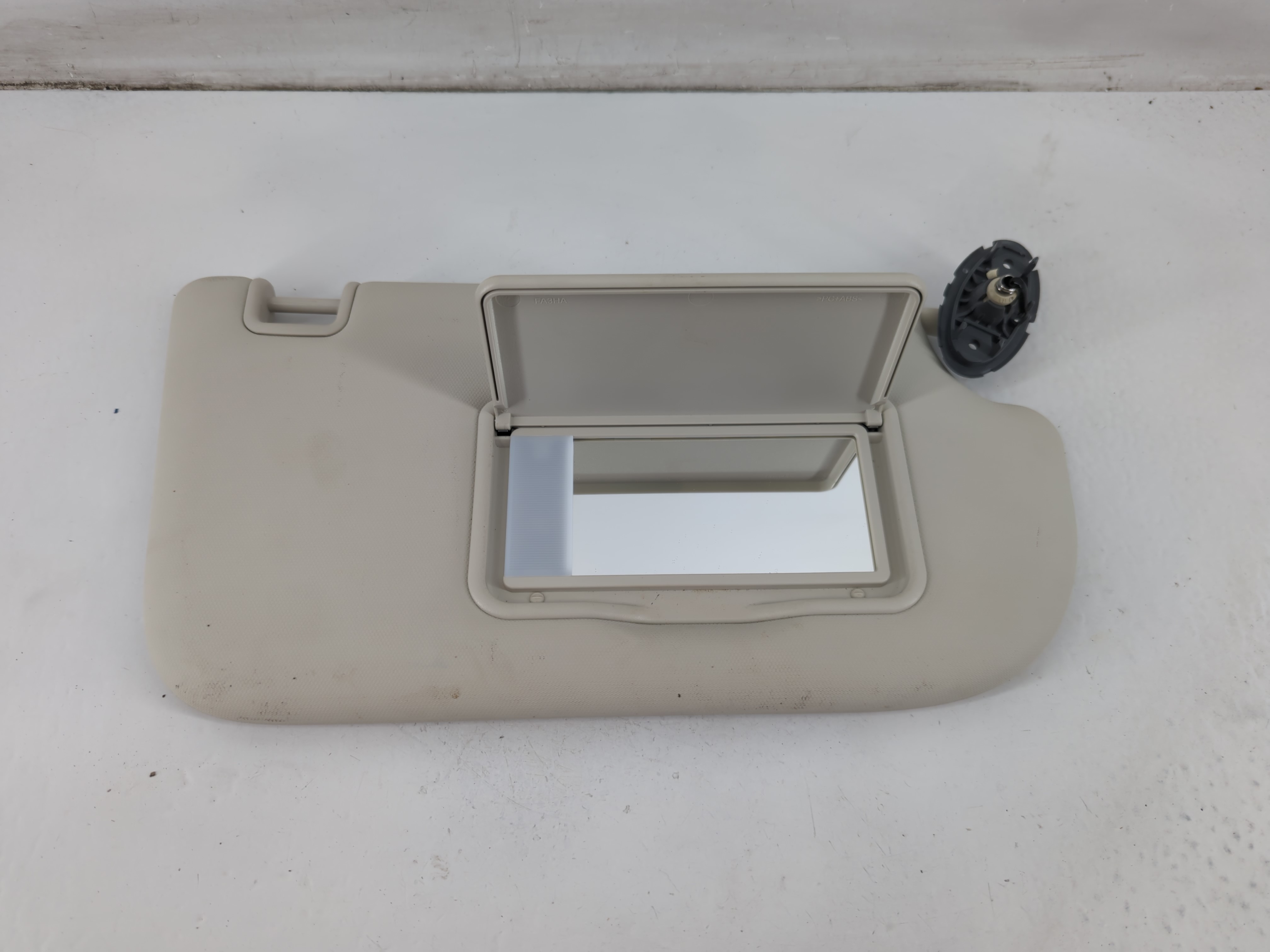 Picture of 2013-2019 Ford Escape Passenger Sun Visor Mirror Right Sunvisor Cream 1096053