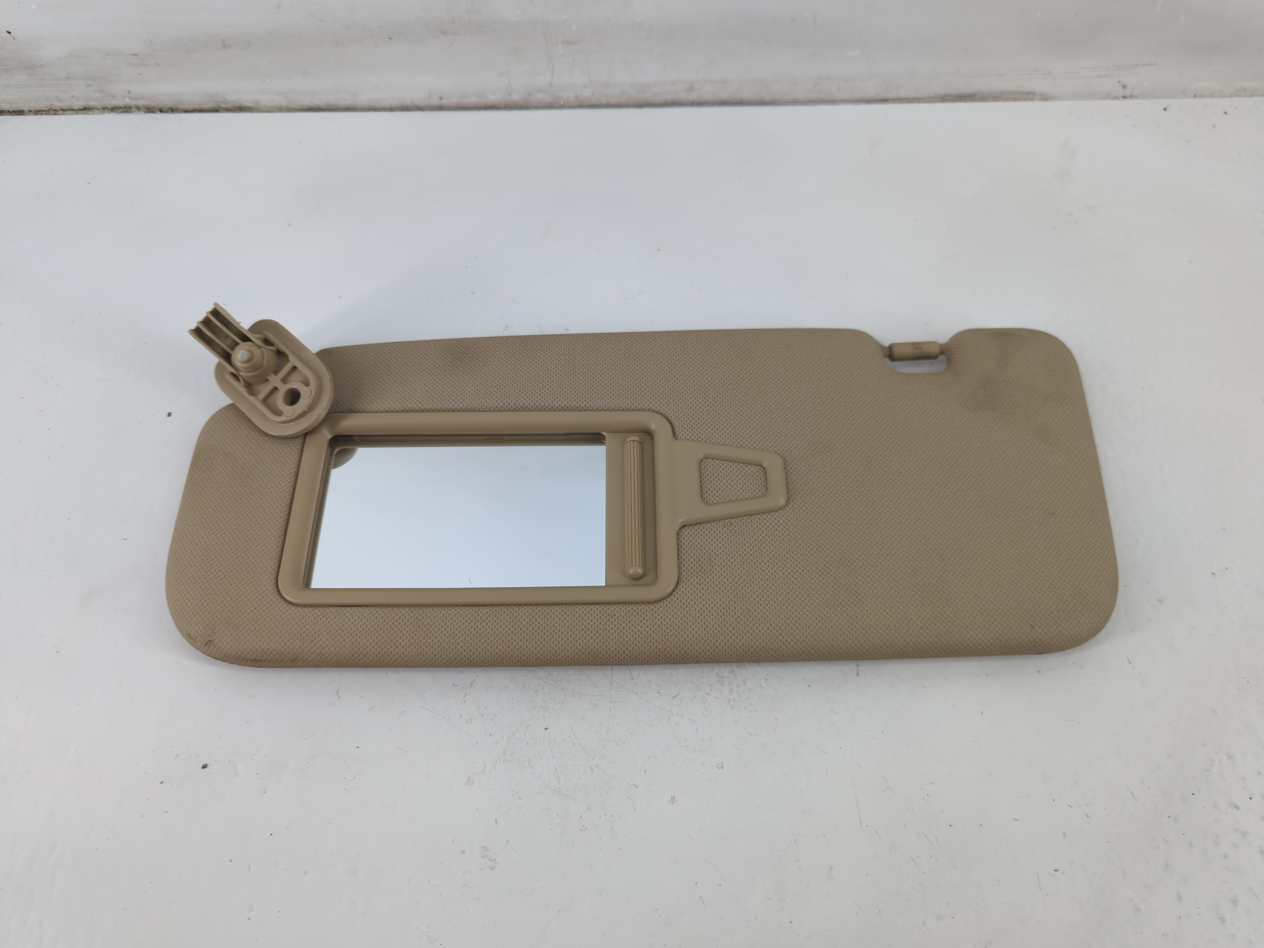 2012-2013 Hyundai Accent Driver Sun Visor Mirror Left Sunvisor Tan 1096054 - Oemusedautoparts1.com