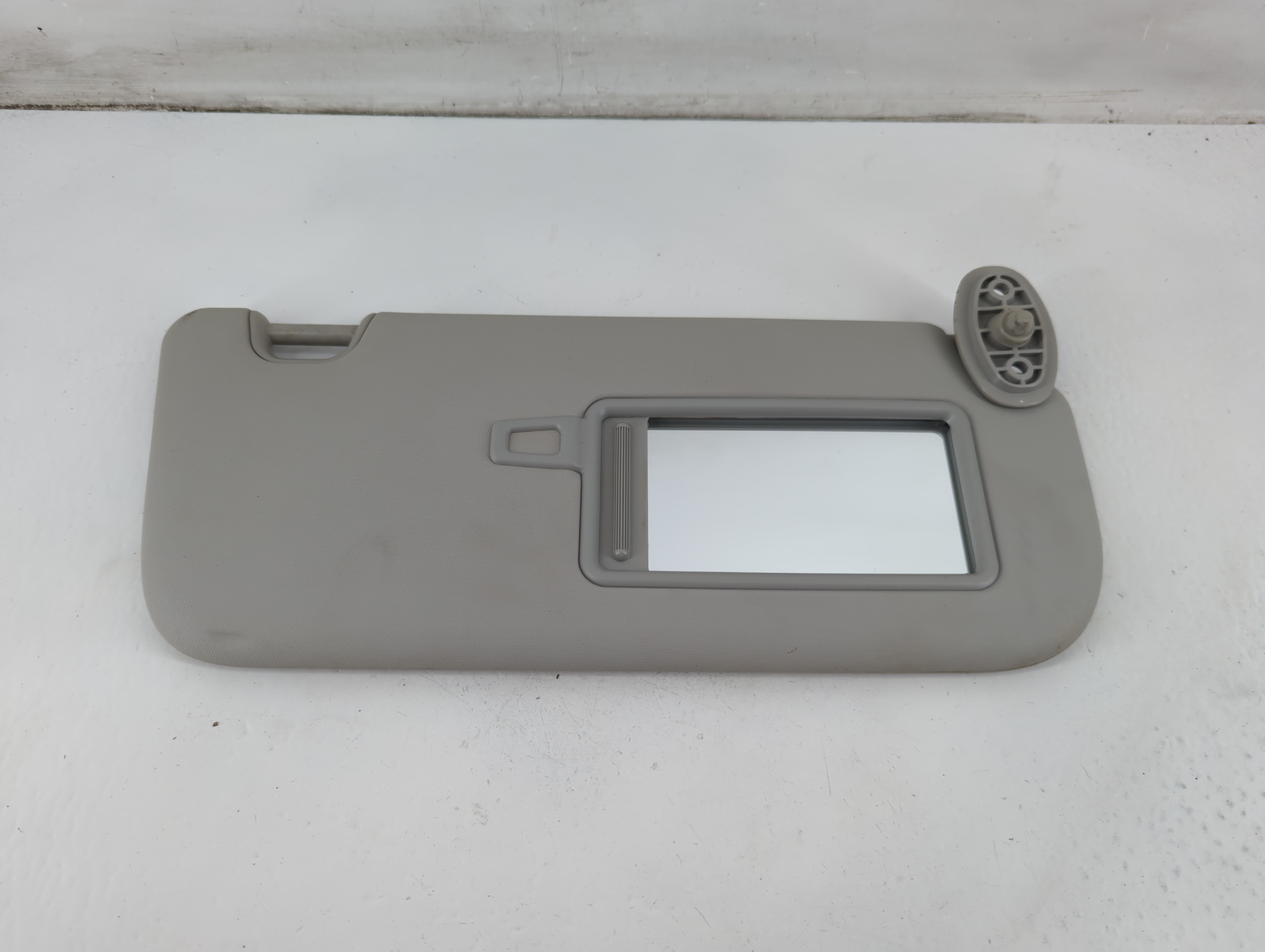 2014-2019 Kia Soul Passenger Sun Visor Mirror Right Sunvisor Light Gray 1096063 - Oemusedautoparts1.com