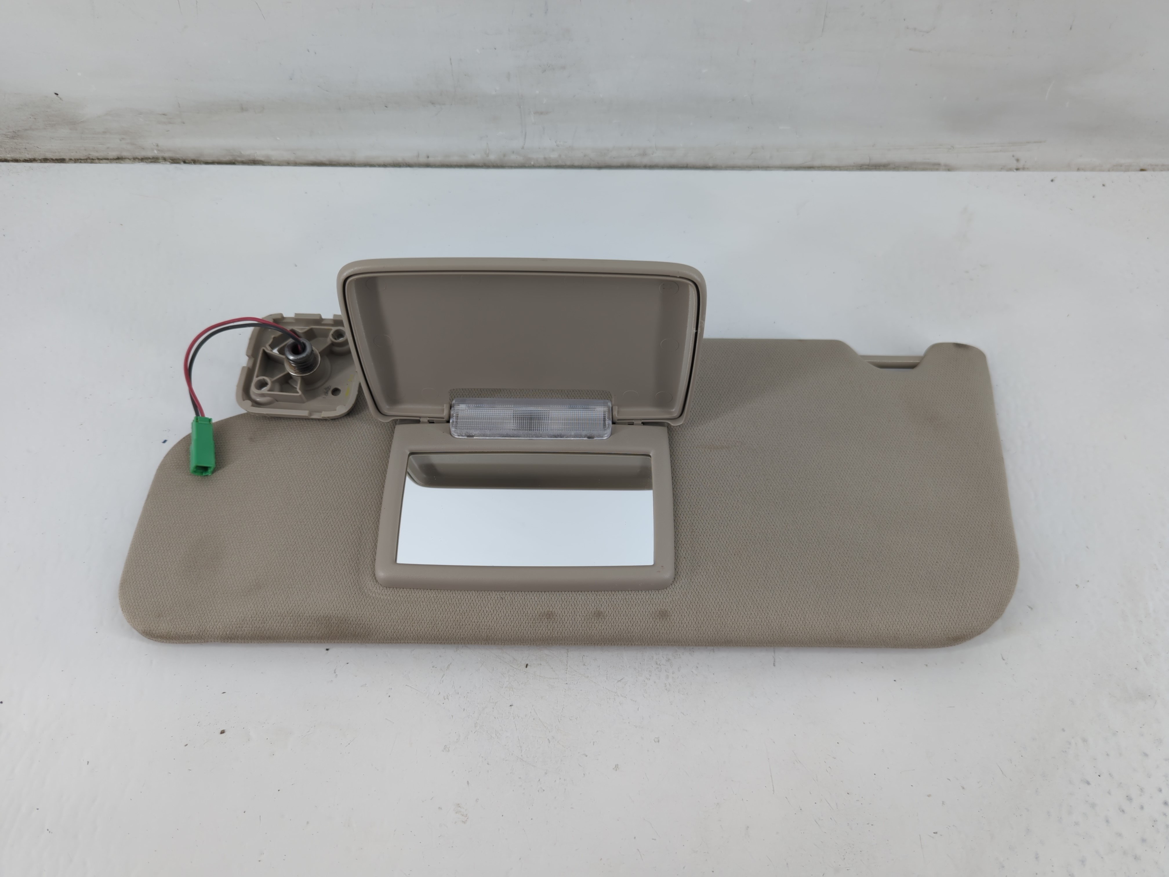 Picture of 2011-2014 Ford Edge Driver Sun Visor Mirror Left Sunvisor Light Tan 1096064