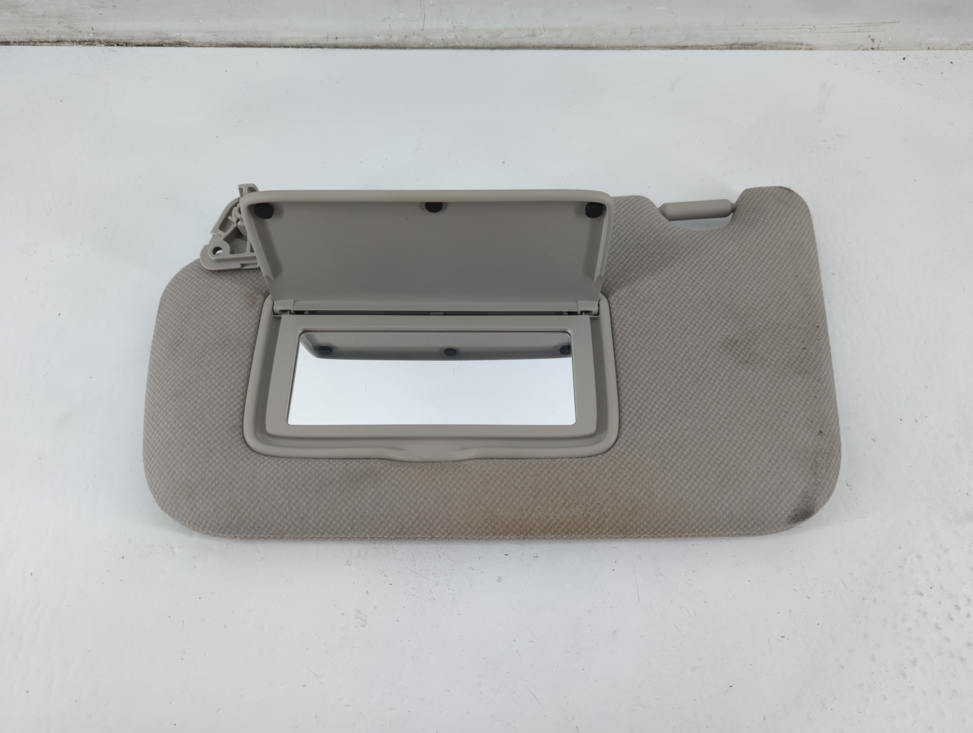 2013-2019 Nissan Sentra Driver Sun Visor Mirror Left Sunvisor Beige 1096069 - Oemusedautoparts1.com