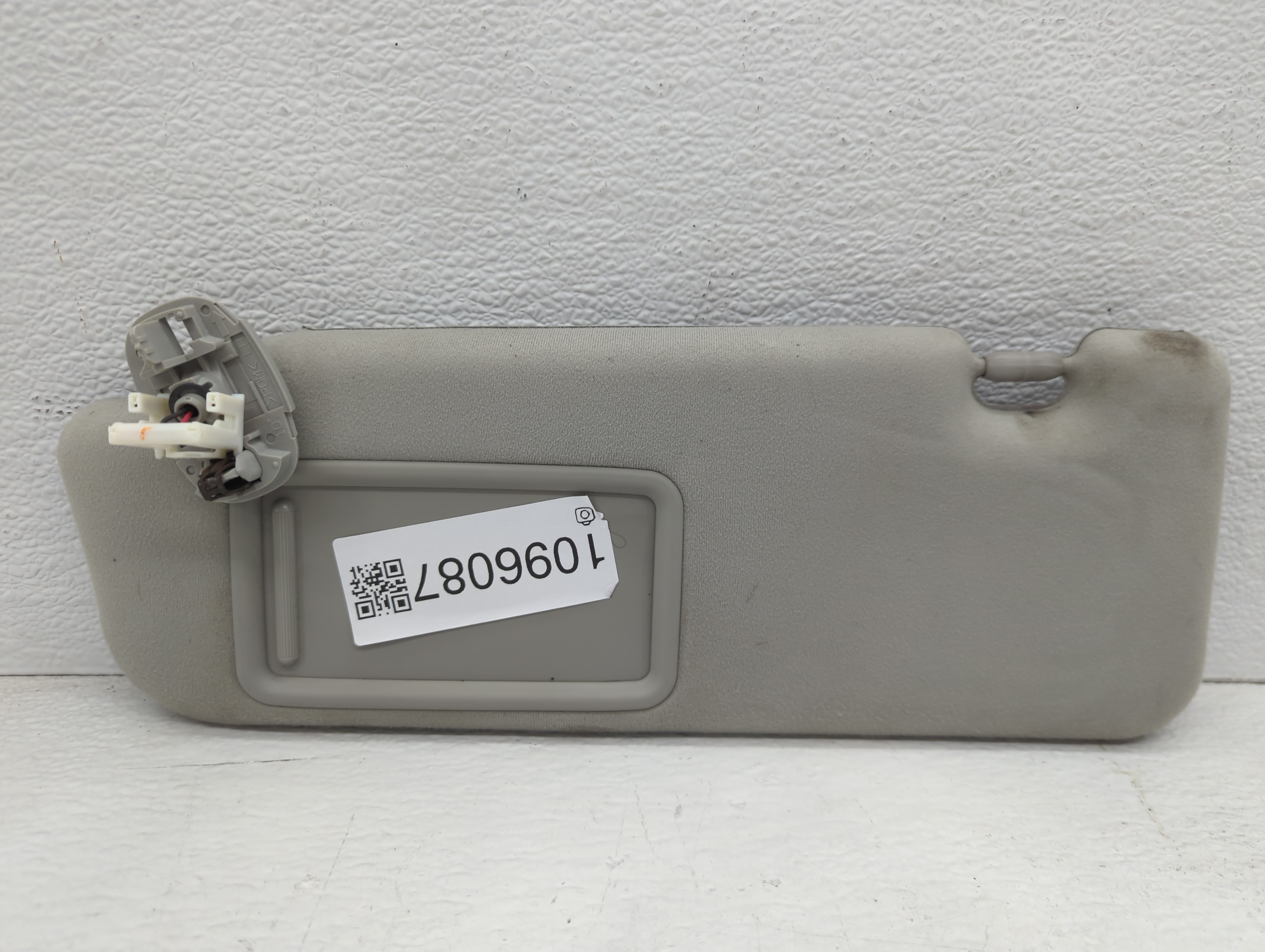 2012-2015 Toyota Prius Driver Sun Visor Mirror Left Sunvisor Grey 1096087 - Oemusedautoparts1.com