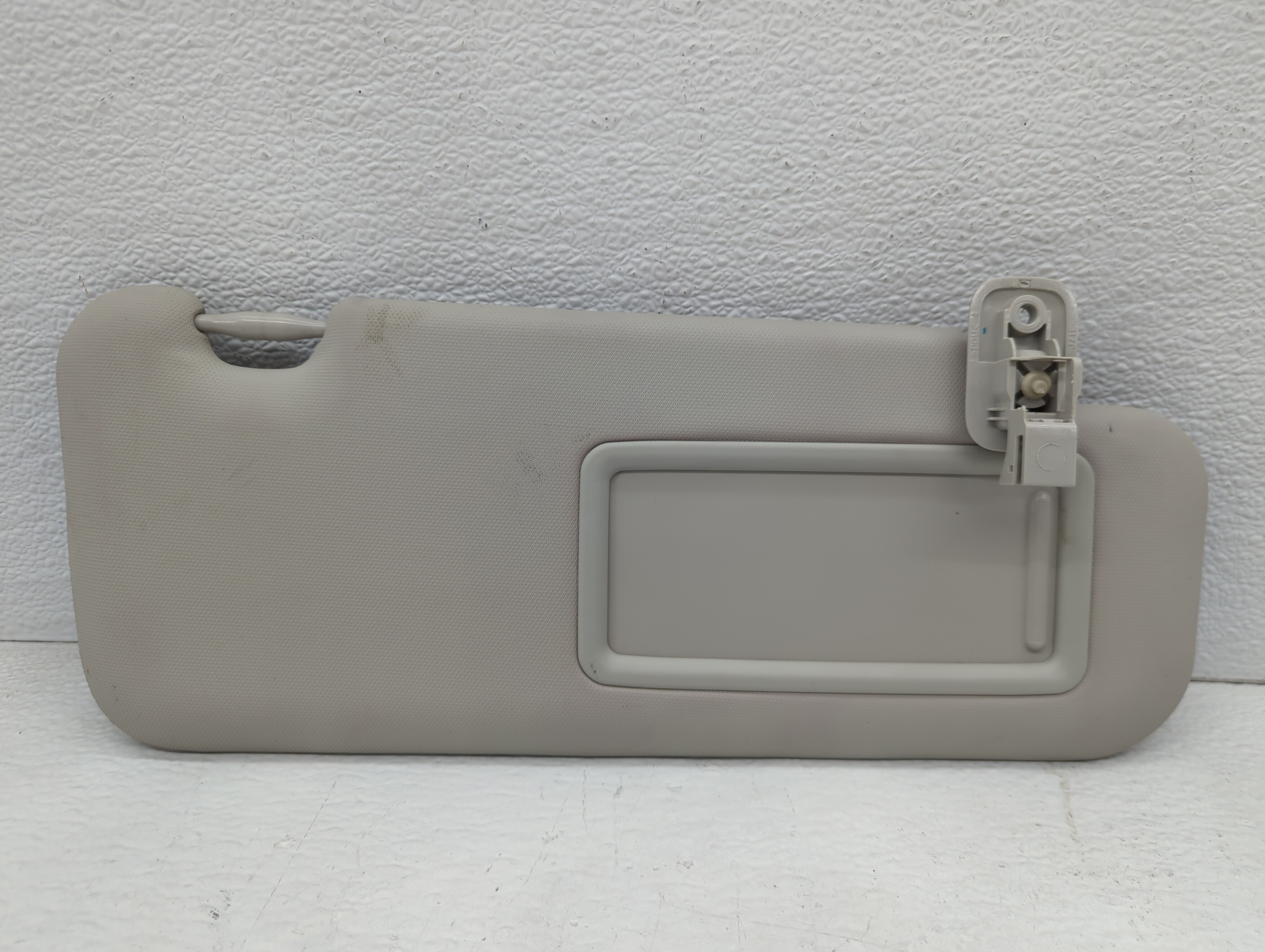 2014-2018 Mazda 3 Passenger Sun Visor Mirror Right Sunvisor Grey 1096091 - Oemusedautoparts1.com
