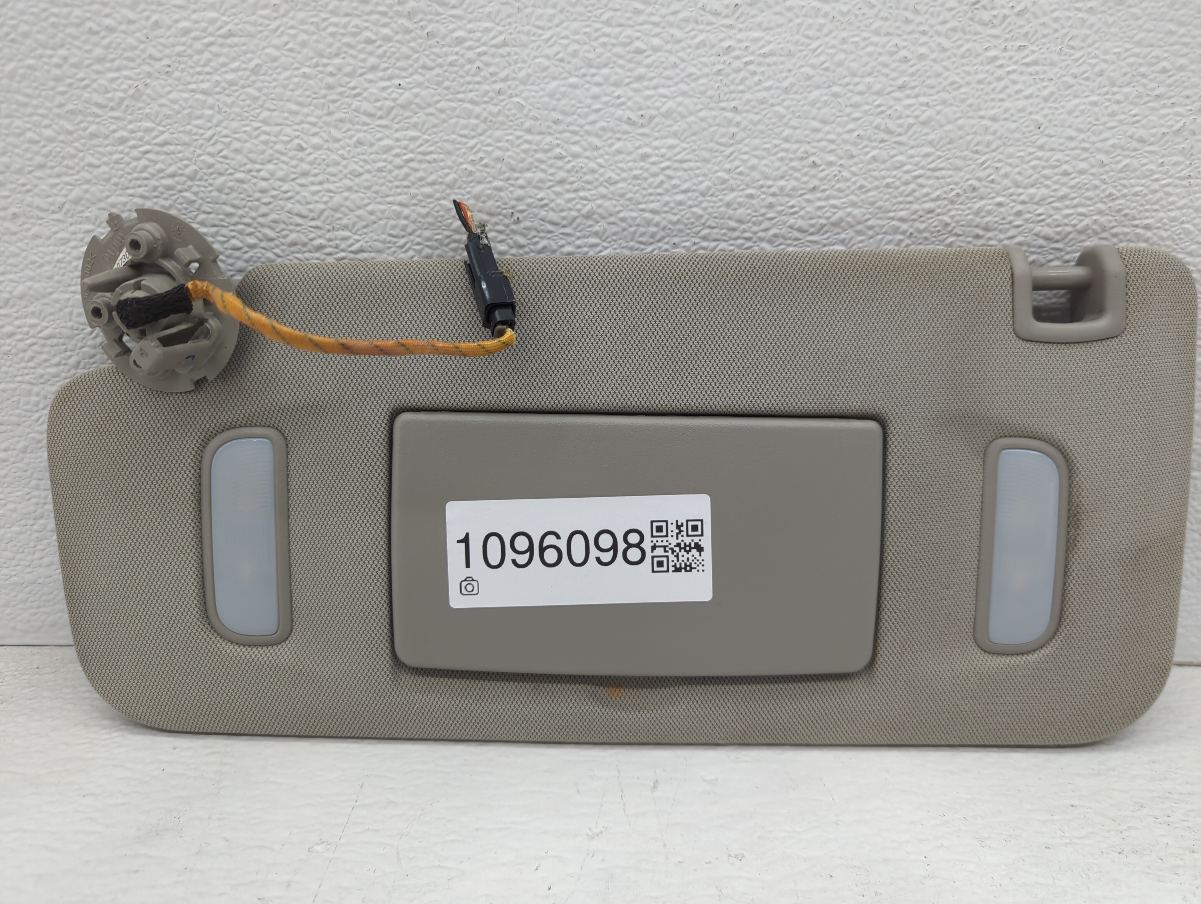 2010-2017 Chevrolet Equinox Driver Sun Visor Mirror Left Sunvisor Grey 1096098 - Oemusedautoparts1.com