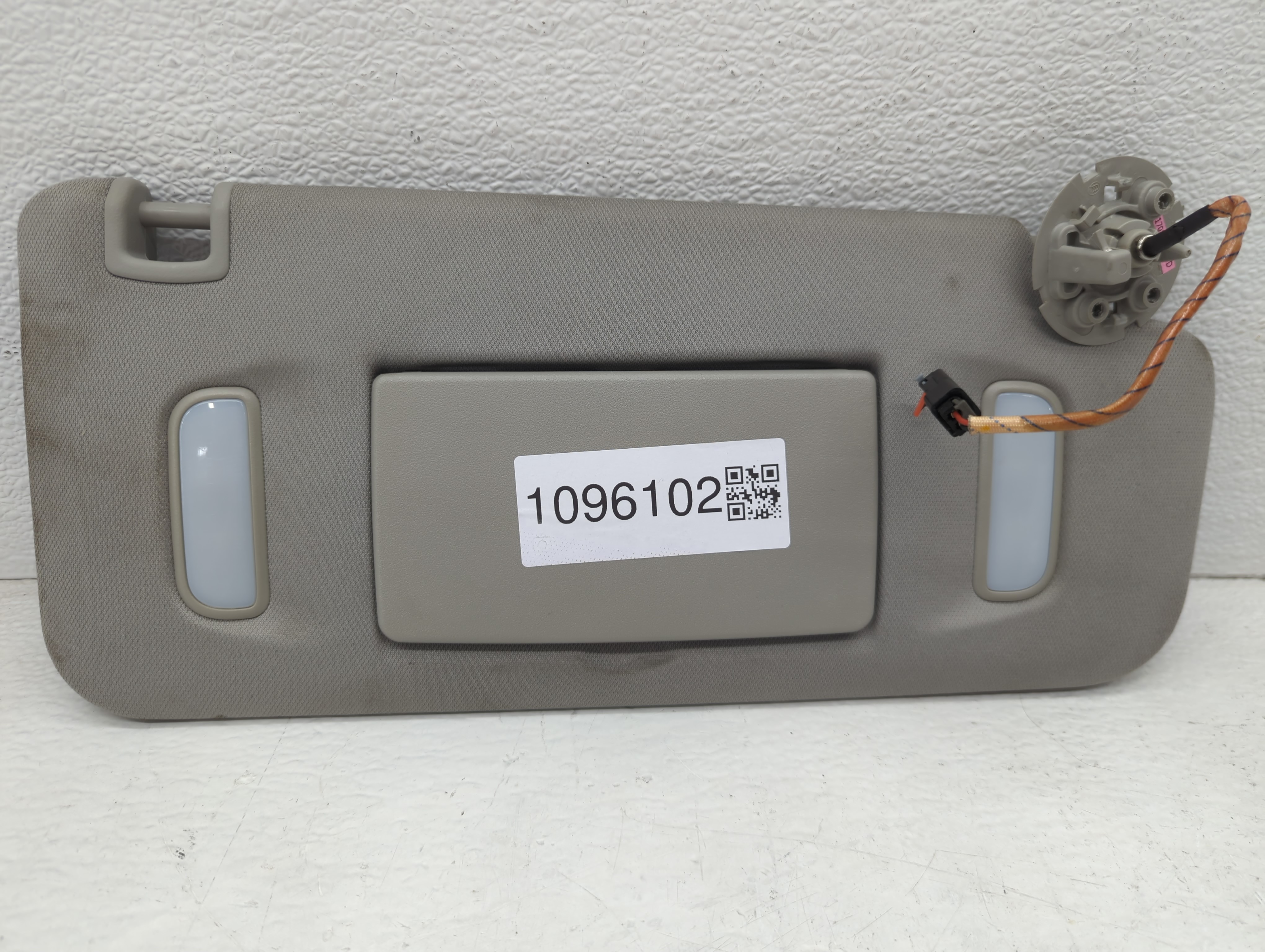 Picture of 2010-2017 Chevrolet Equinox Passenger Sun Visor Mirror Right Sunvisor 1096102