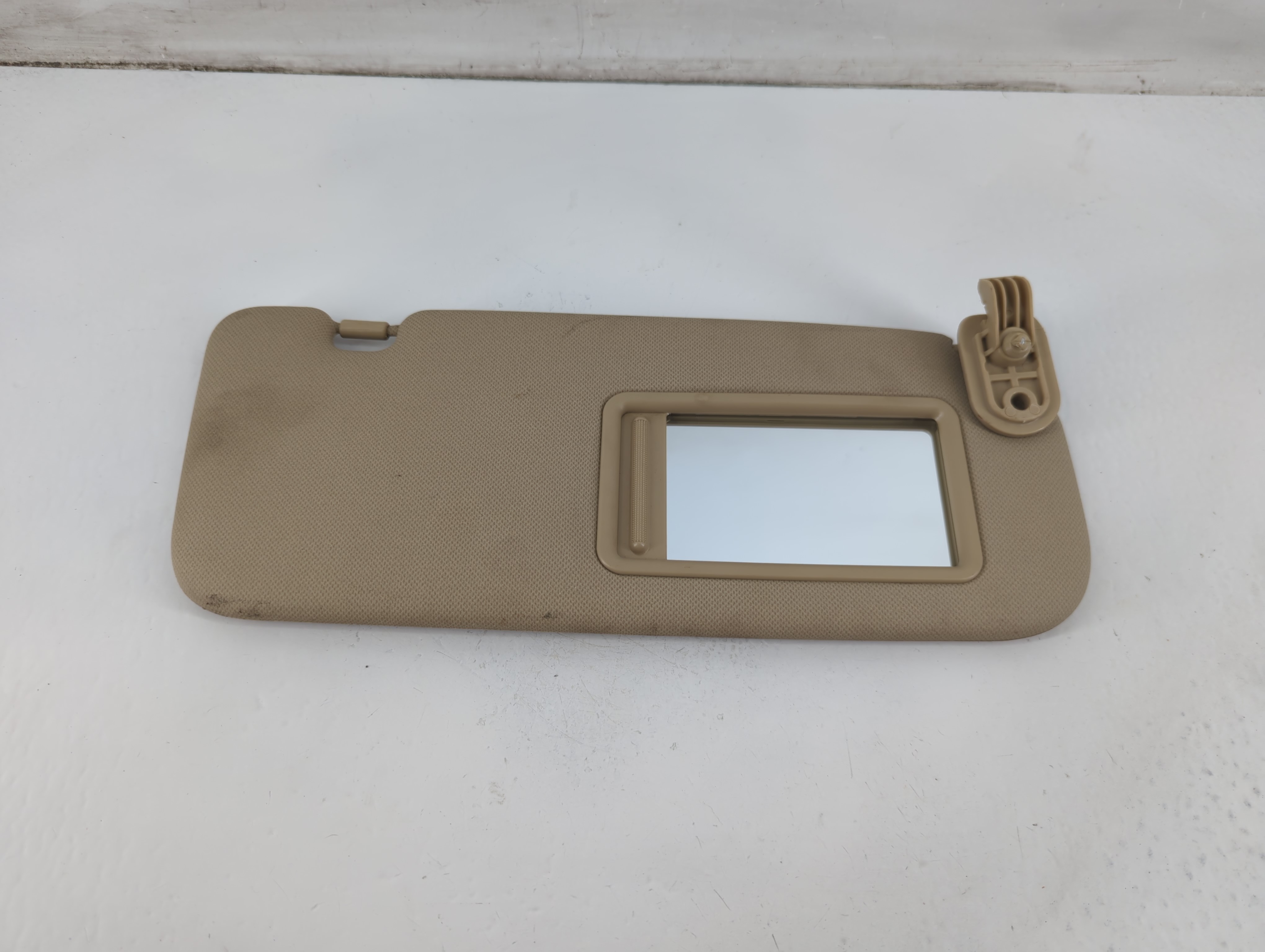 2012-2013 Hyundai Accent Passenger Sun Visor Mirror Right Sunvisor 1096114 - Oemusedautoparts1.com