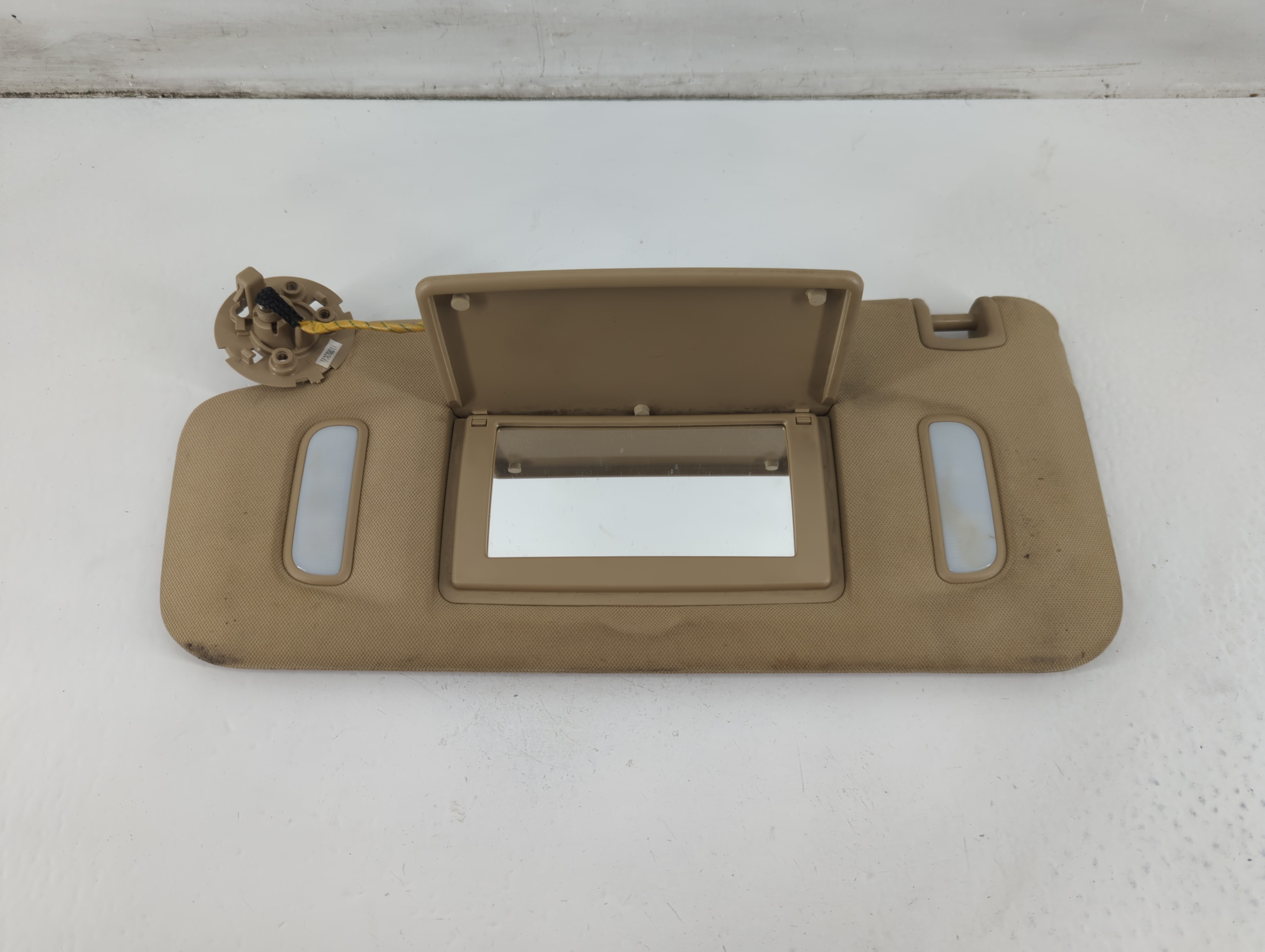 2008-2017 Buick Enclave Driver Sun Visor Mirror Left Sunvisor Tan 1096117 - Oemusedautoparts1.com