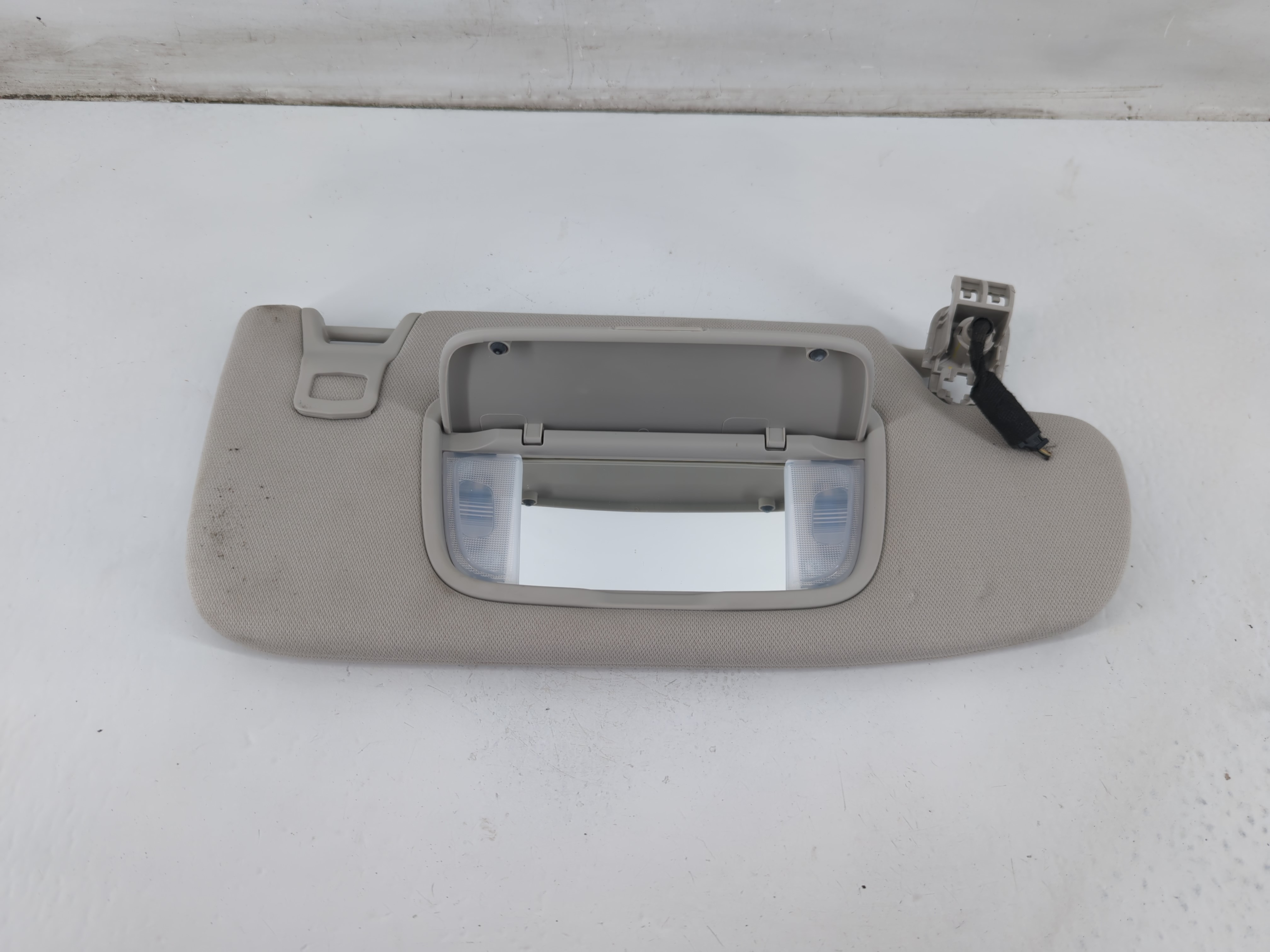 2015-2016 Ford Fusion Passenger Sun Visor Mirror Right Sunvisor 1096135 - Oemusedautoparts1.com