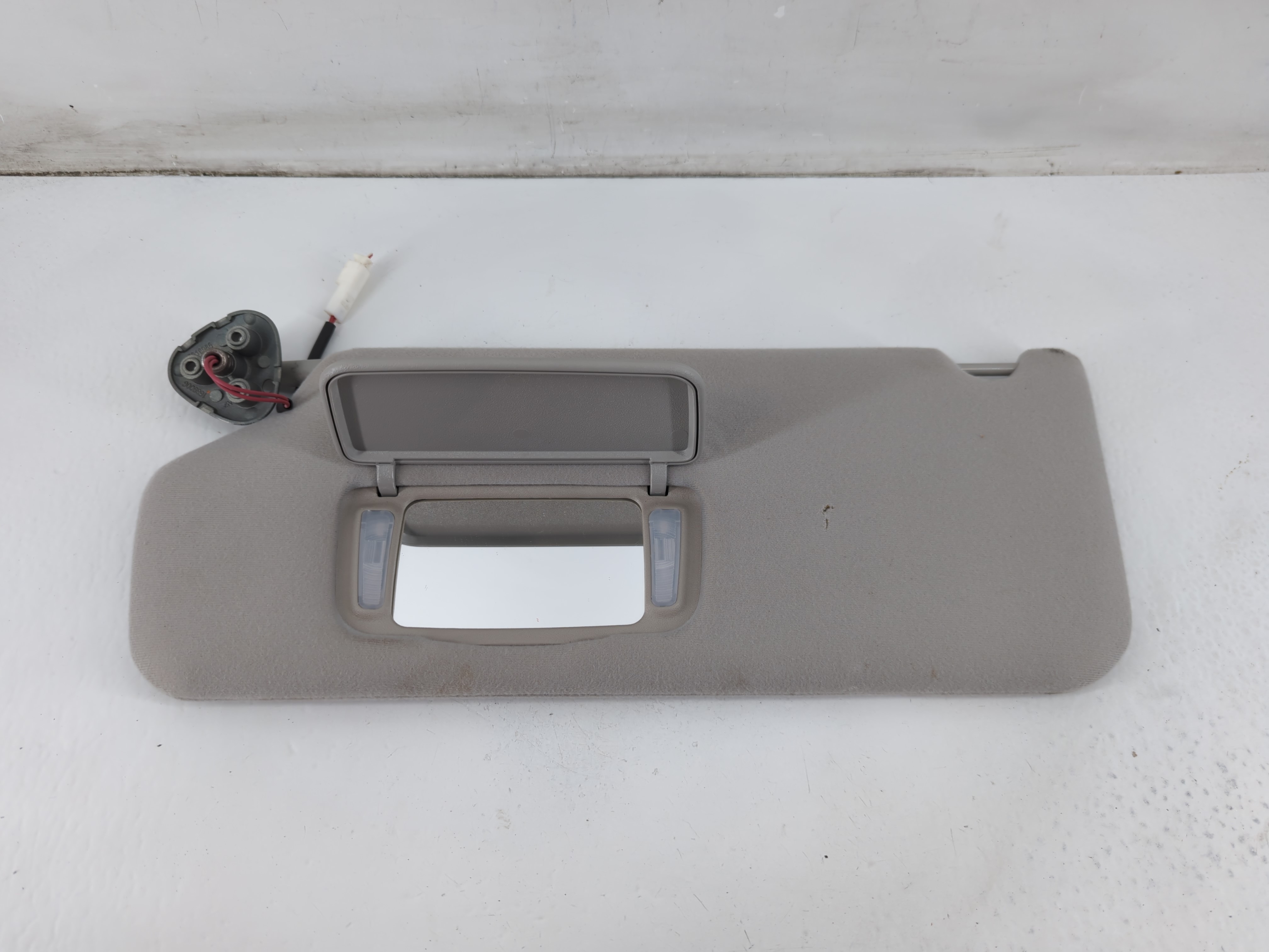 2011-2014 Toyota Sienna Driver Sun Visor Mirror Left Sunvisor Grey 1096137 - Oemusedautoparts1.com