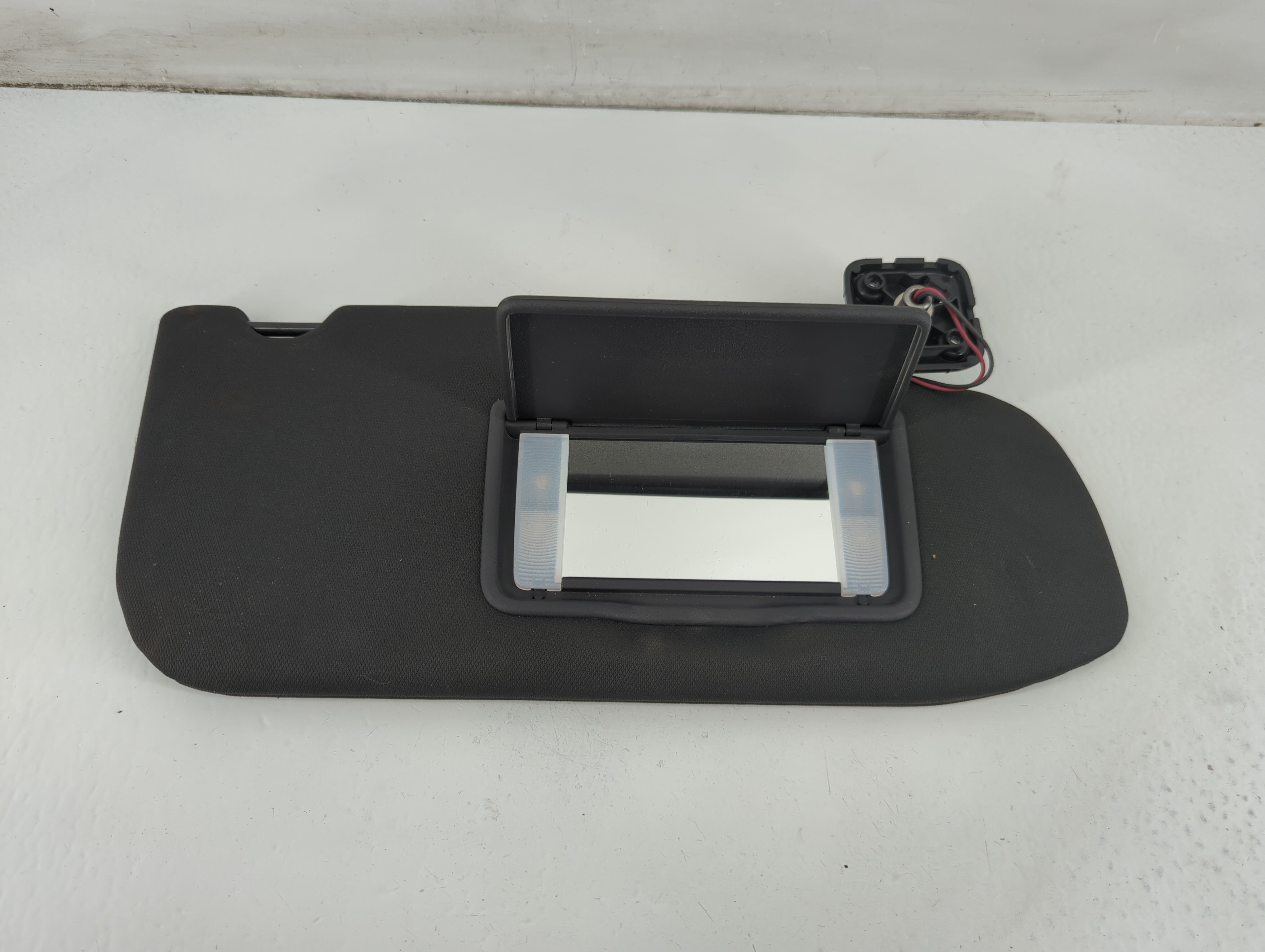2013-2019 Ford Taurus Passenger Sun Visor Mirror Right Sunvisor Black 1096138 - Oemusedautoparts1.com