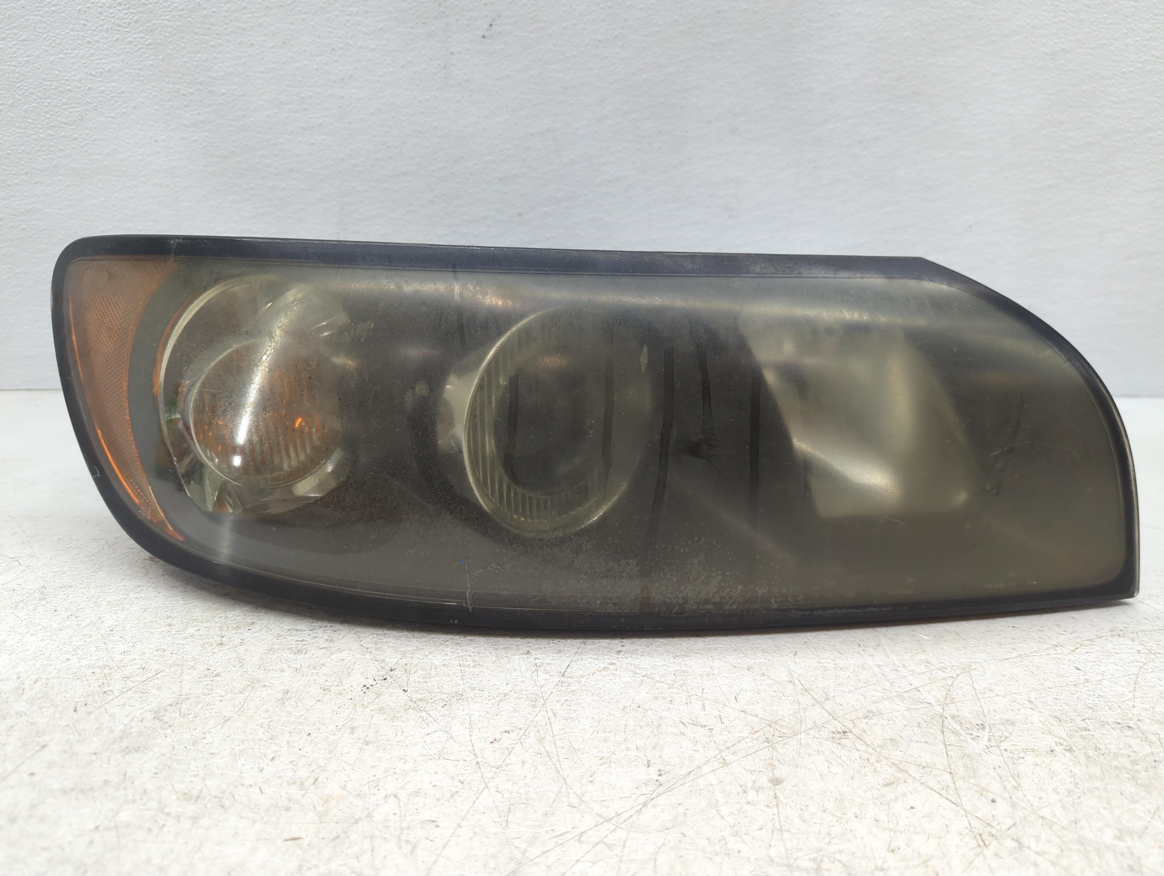 Volvo V40 Passenger Right Oem Head Light Headlight Lamp 1096143 - Oemusedautoparts1.com