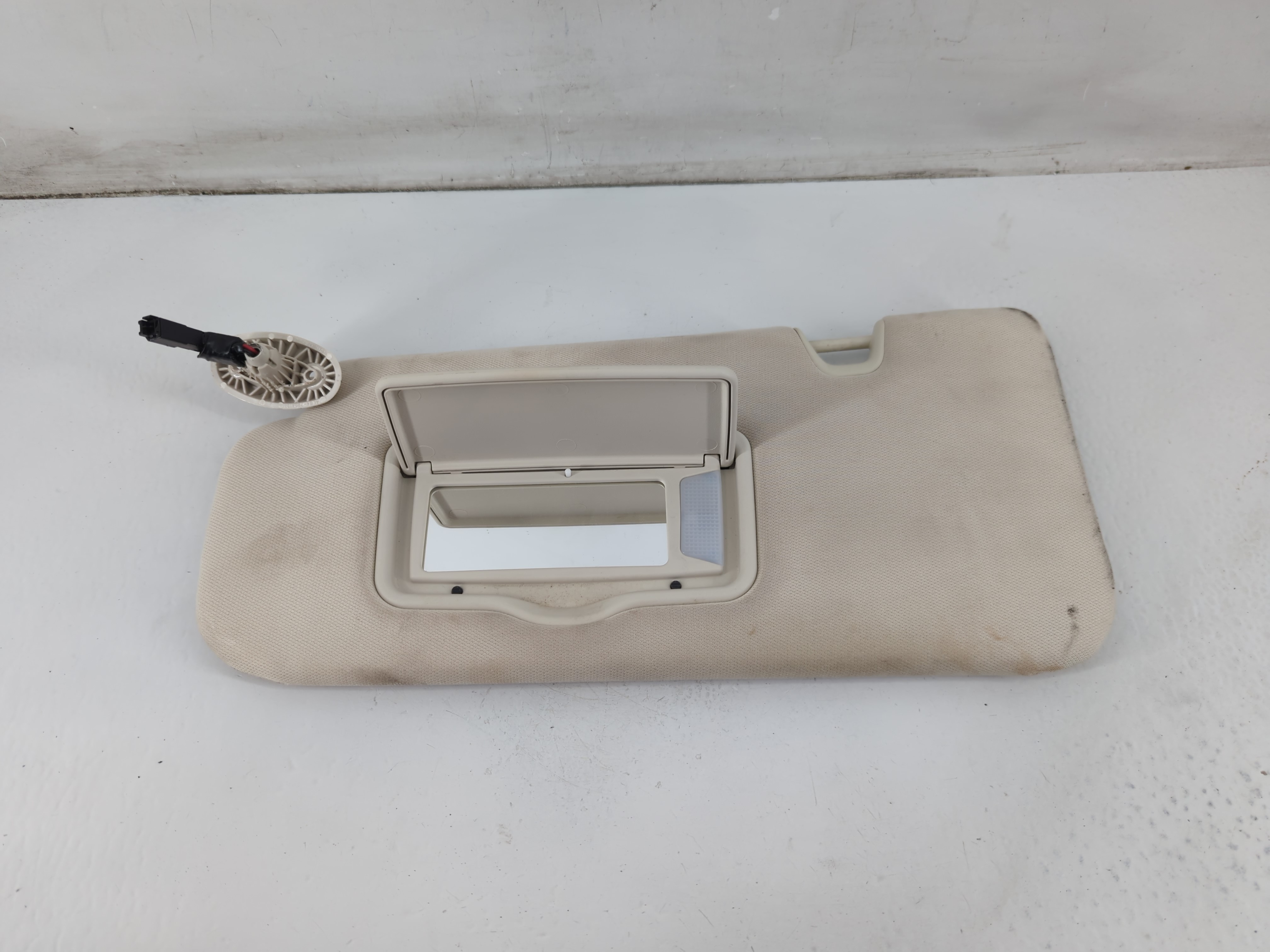 Picture of 2010-2011 Mercury Mariner Driver Sun Visor Mirror Left Sunvisor Ivory 1096150