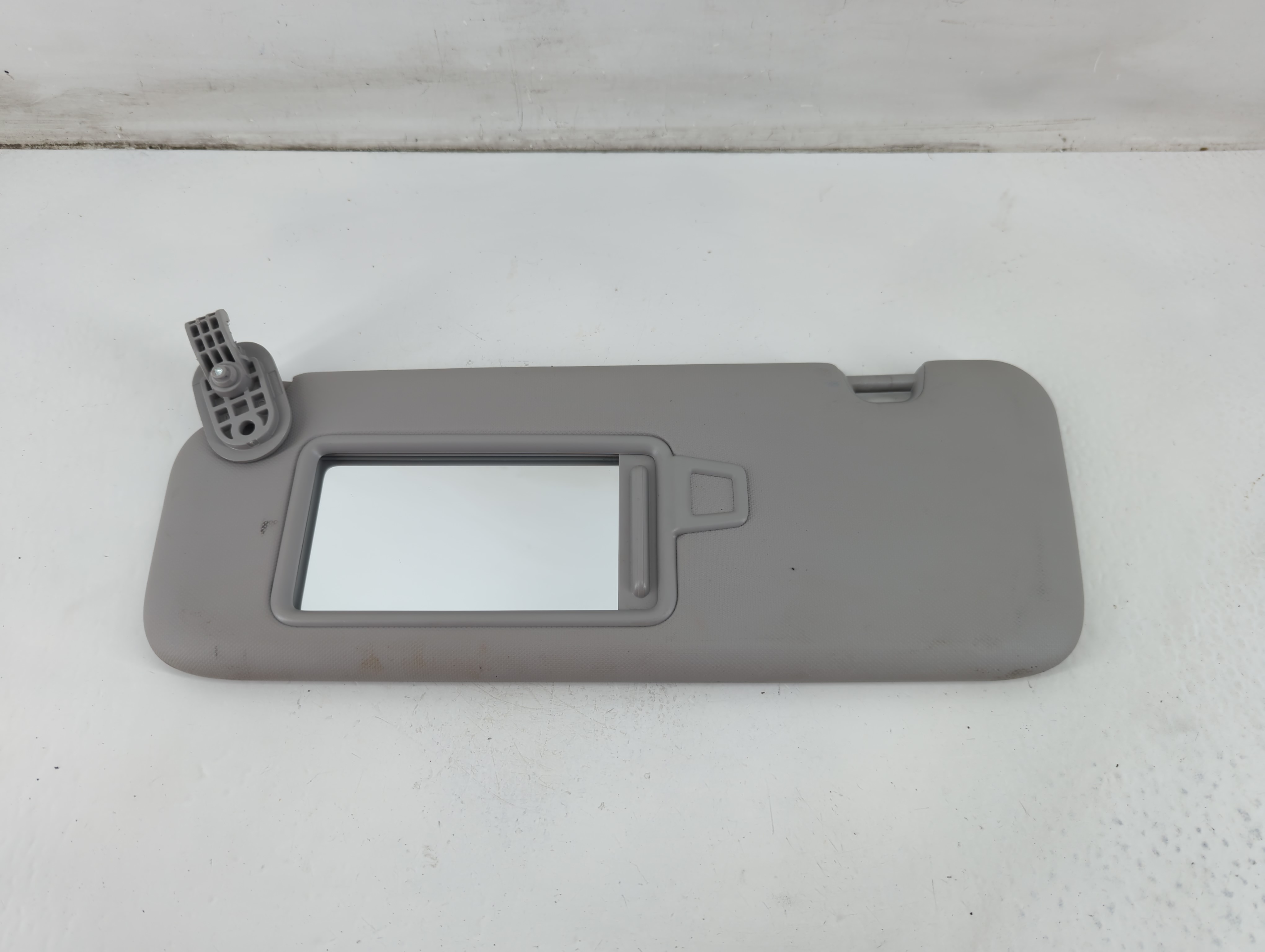 2017-2020 Hyundai Elantra Passenger Sun Visor Mirror Right Sunvisor 1096154 - Oemusedautoparts1.com