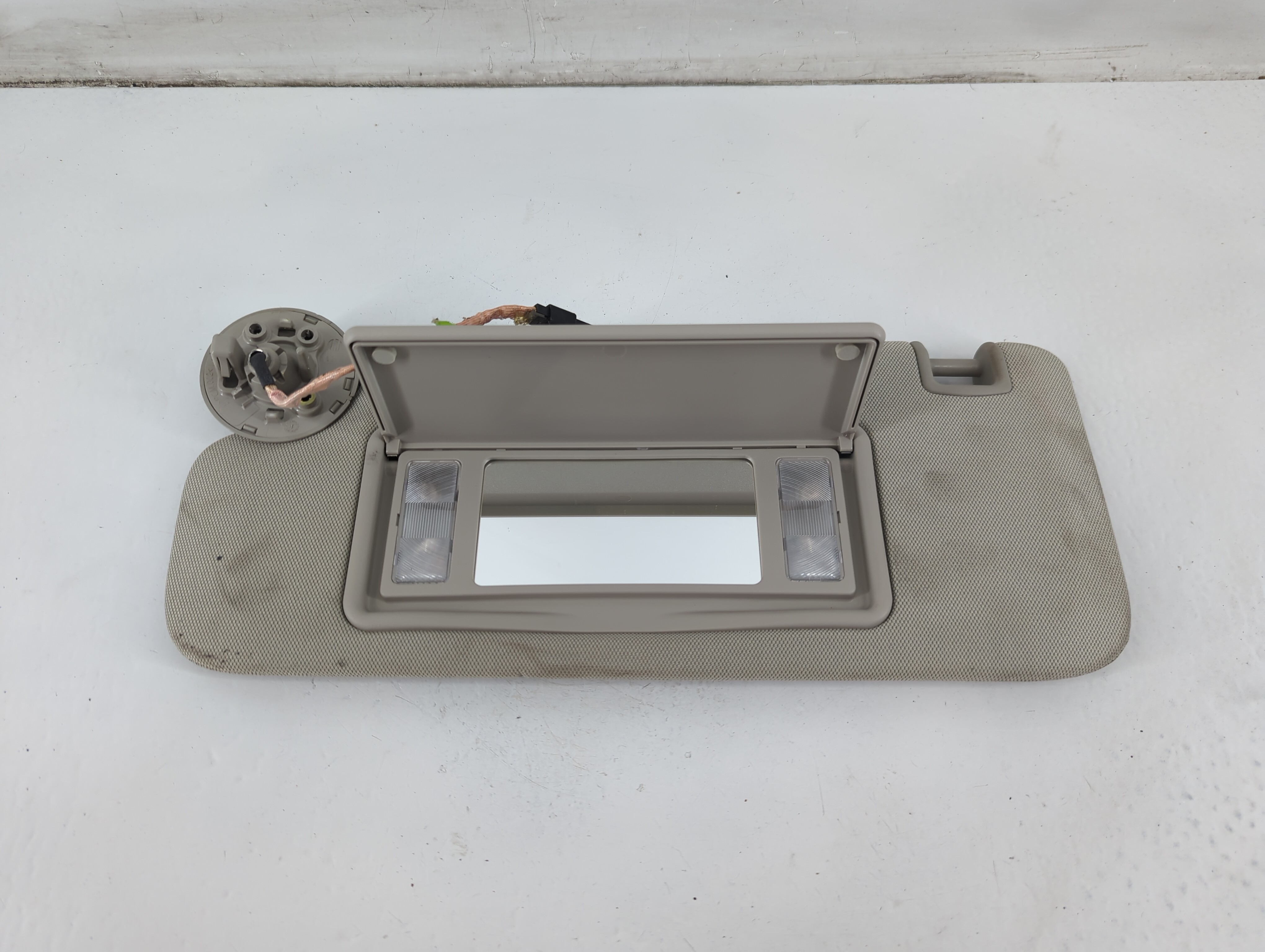 2016-2020 Buick Envision Driver Sun Visor Mirror Left Sunvisor Grey 1096176 - Oemusedautoparts1.com