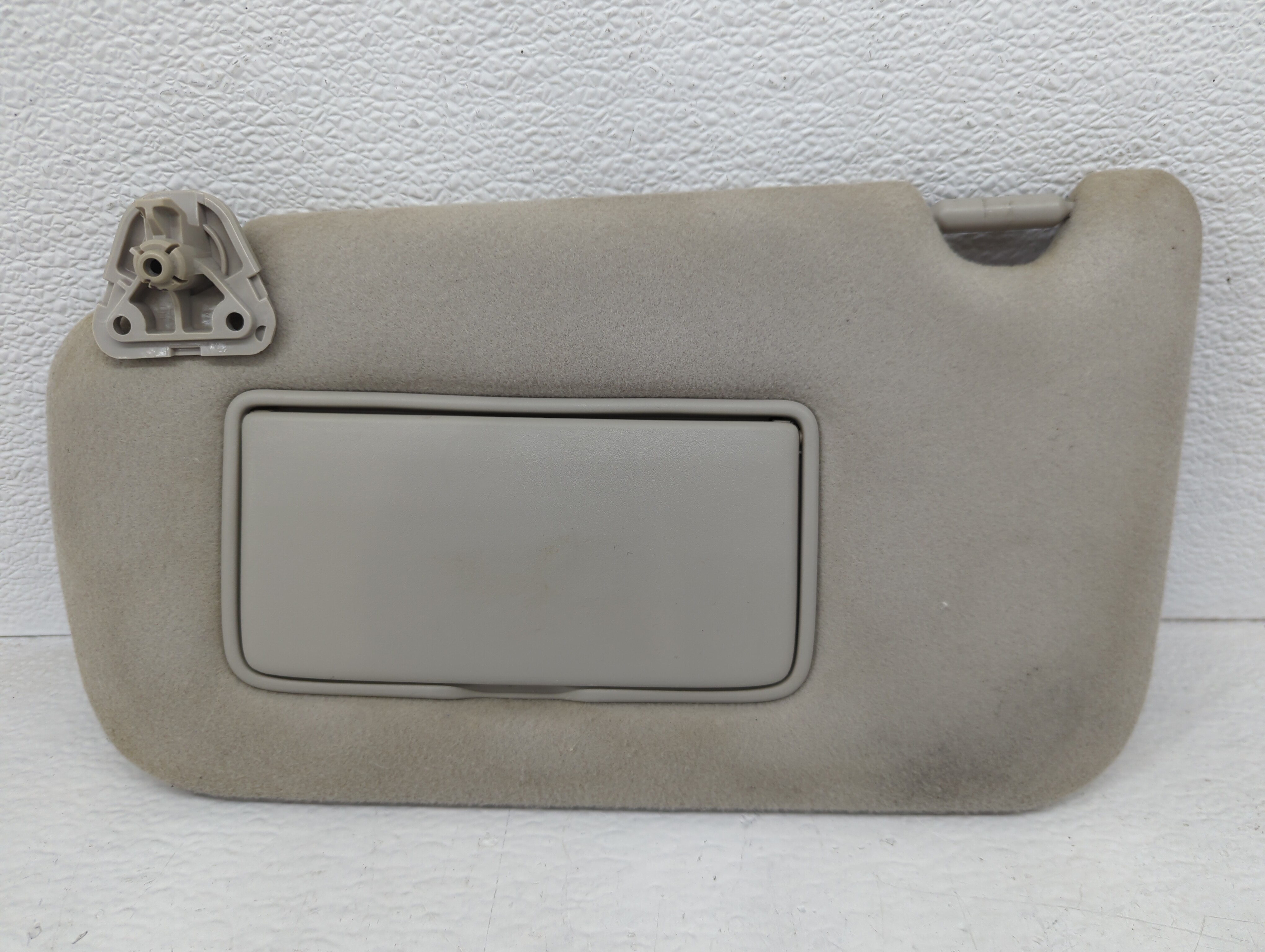 2013-2019 Nissan Sentra Passenger Sun Visor Mirror Right Sunvisor Grey 1096177 - Oemusedautoparts1.com