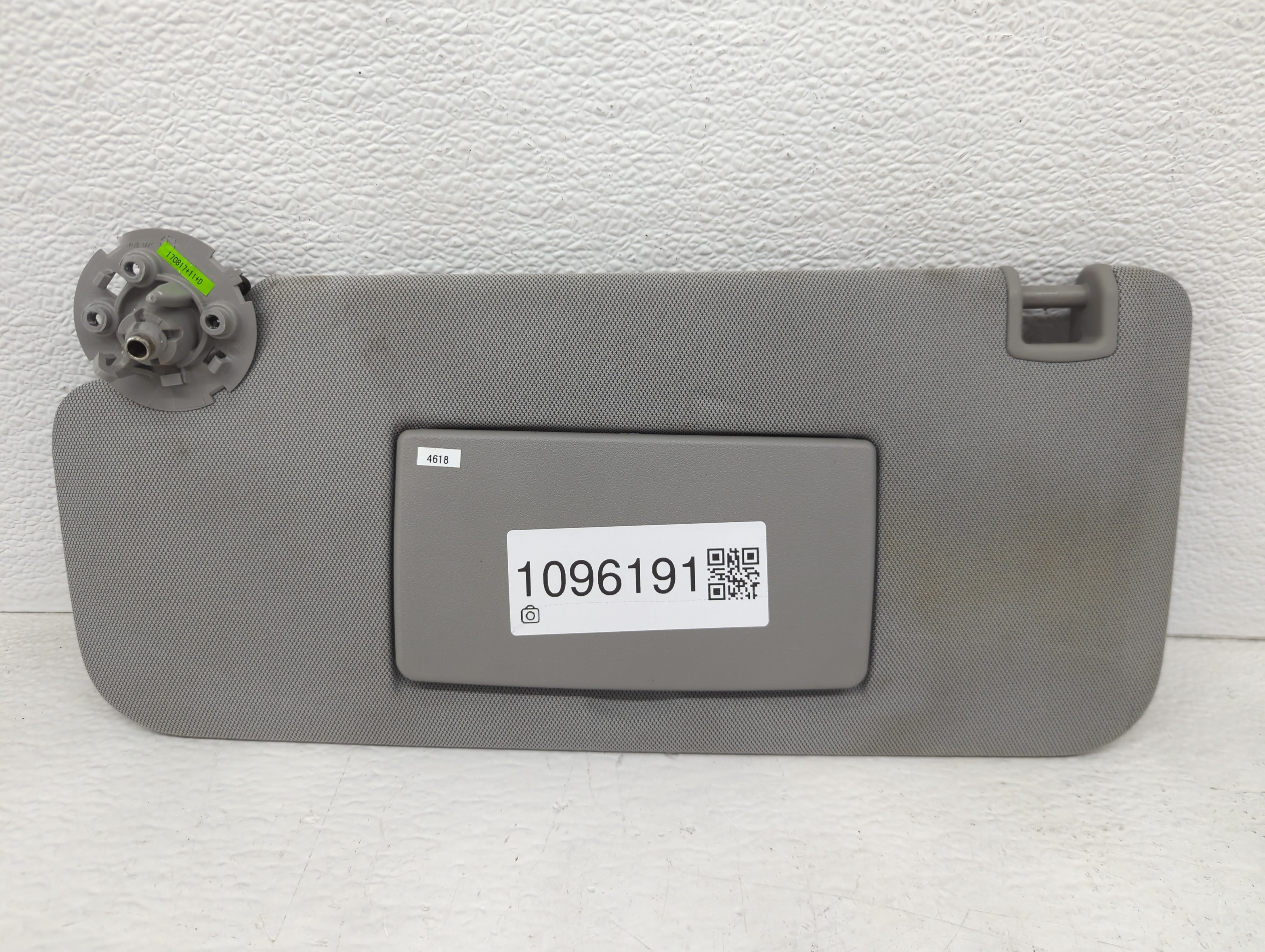 2017-2021 Chevrolet Trax Driver Sun Visor Mirror Left Sunvisor Grey 1096191 - Oemusedautoparts1.com
