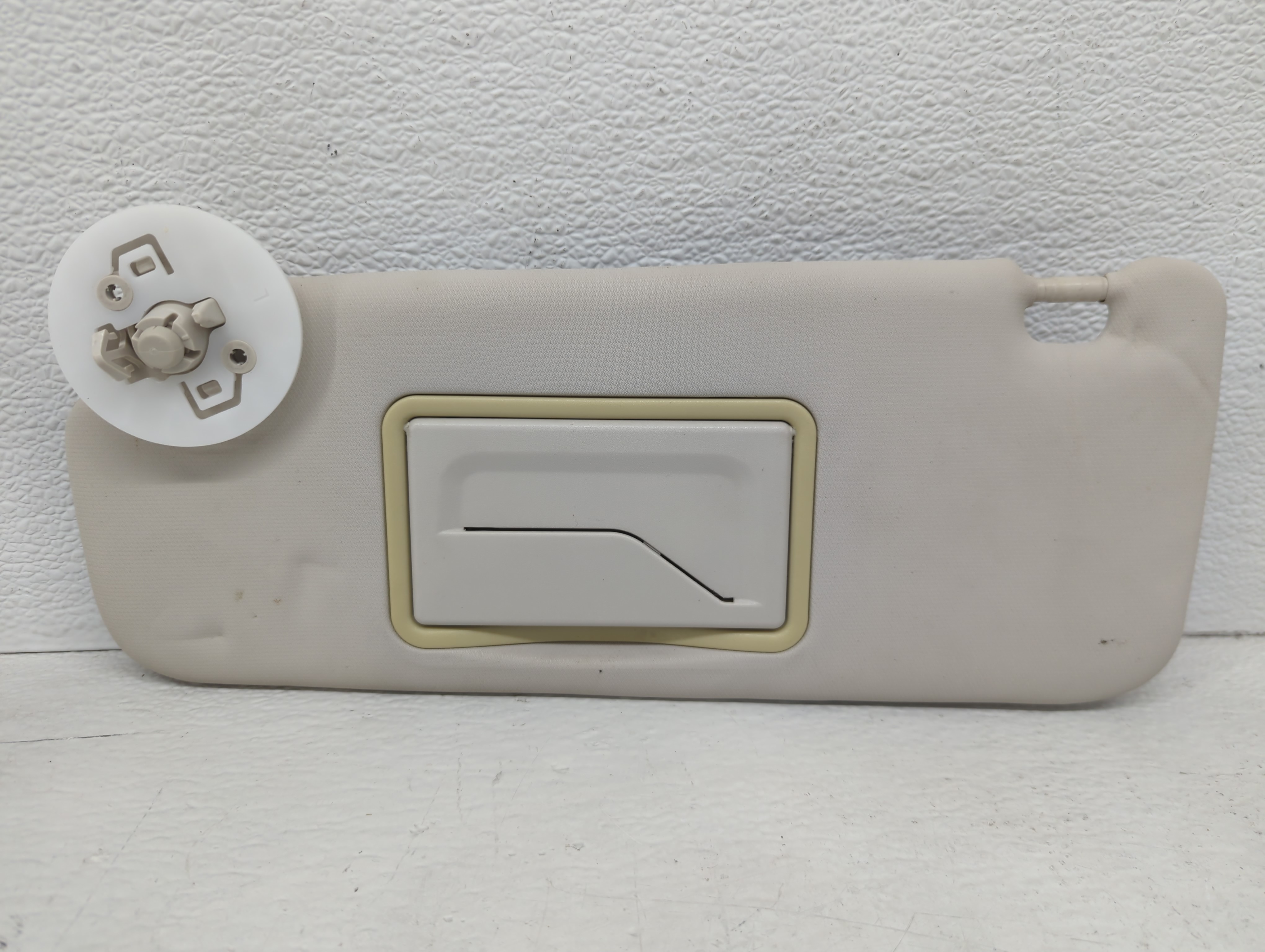 2017 Chevrolet Cruze Passenger Sun Visor Mirror Right Sunvisor 1096194 - Oemusedautoparts1.com
