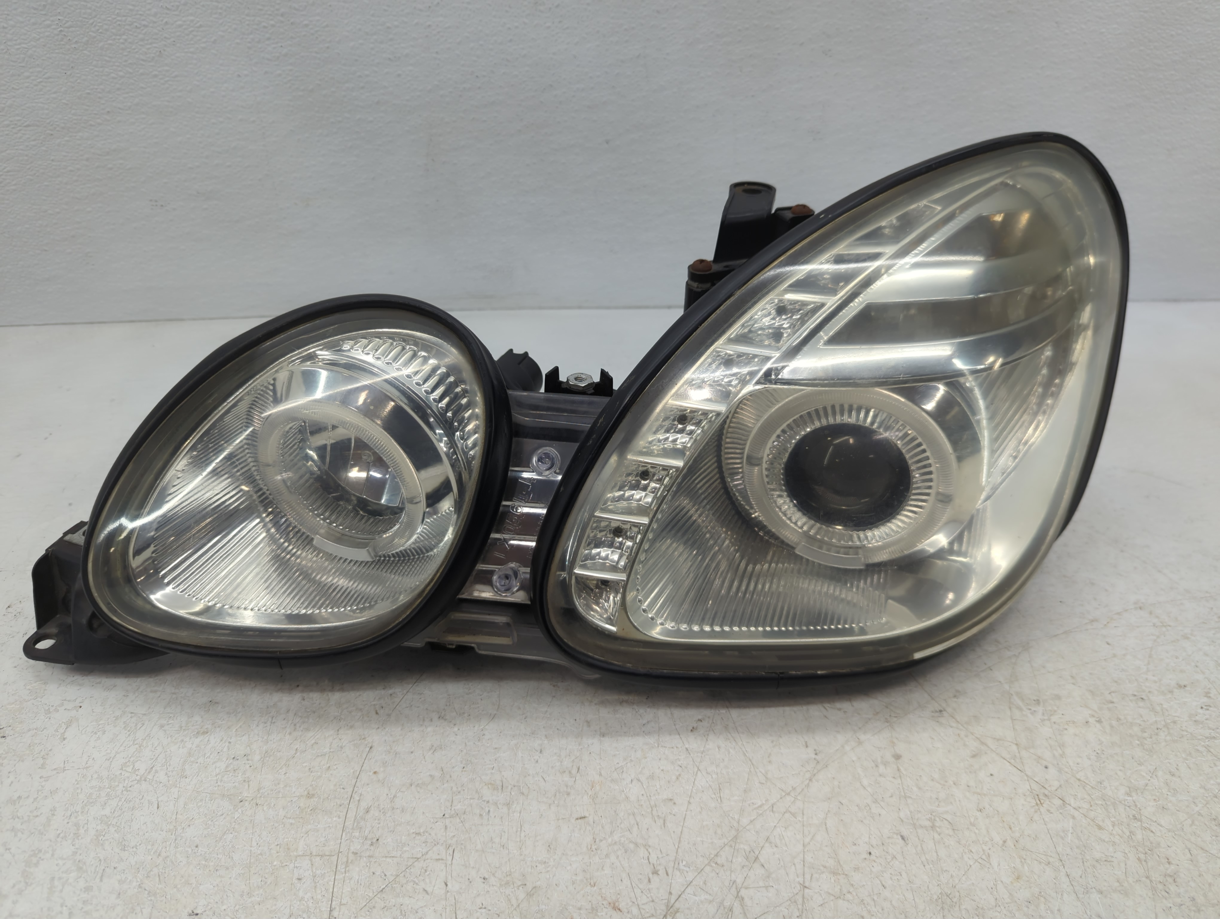 1998-2005 Lexus Gs300 Driver Left Oem Head Light Headlight Lamp 1096240 - Oemusedautoparts1.com