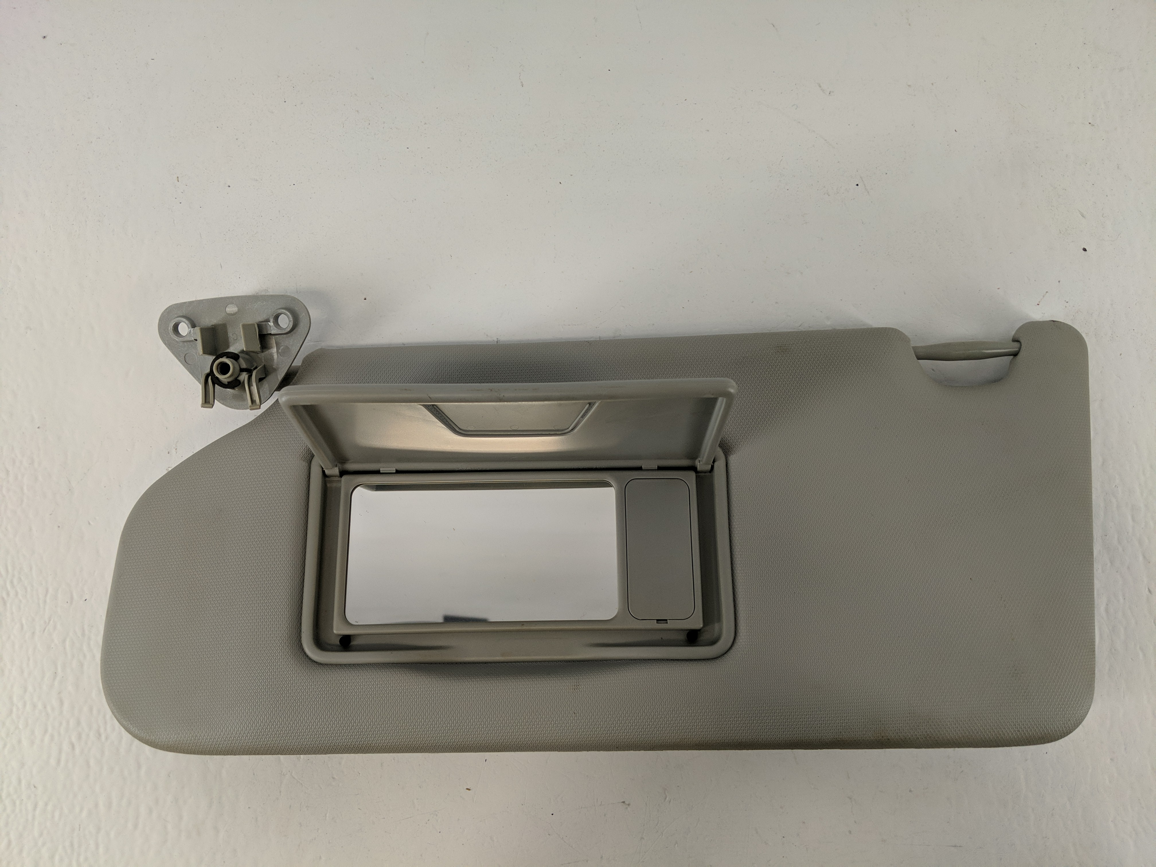2022 Mitsubishi Outlander Sport Driver Sun Visor Mirror Left Sunvisor 1096251 - Oemusedautoparts1.com