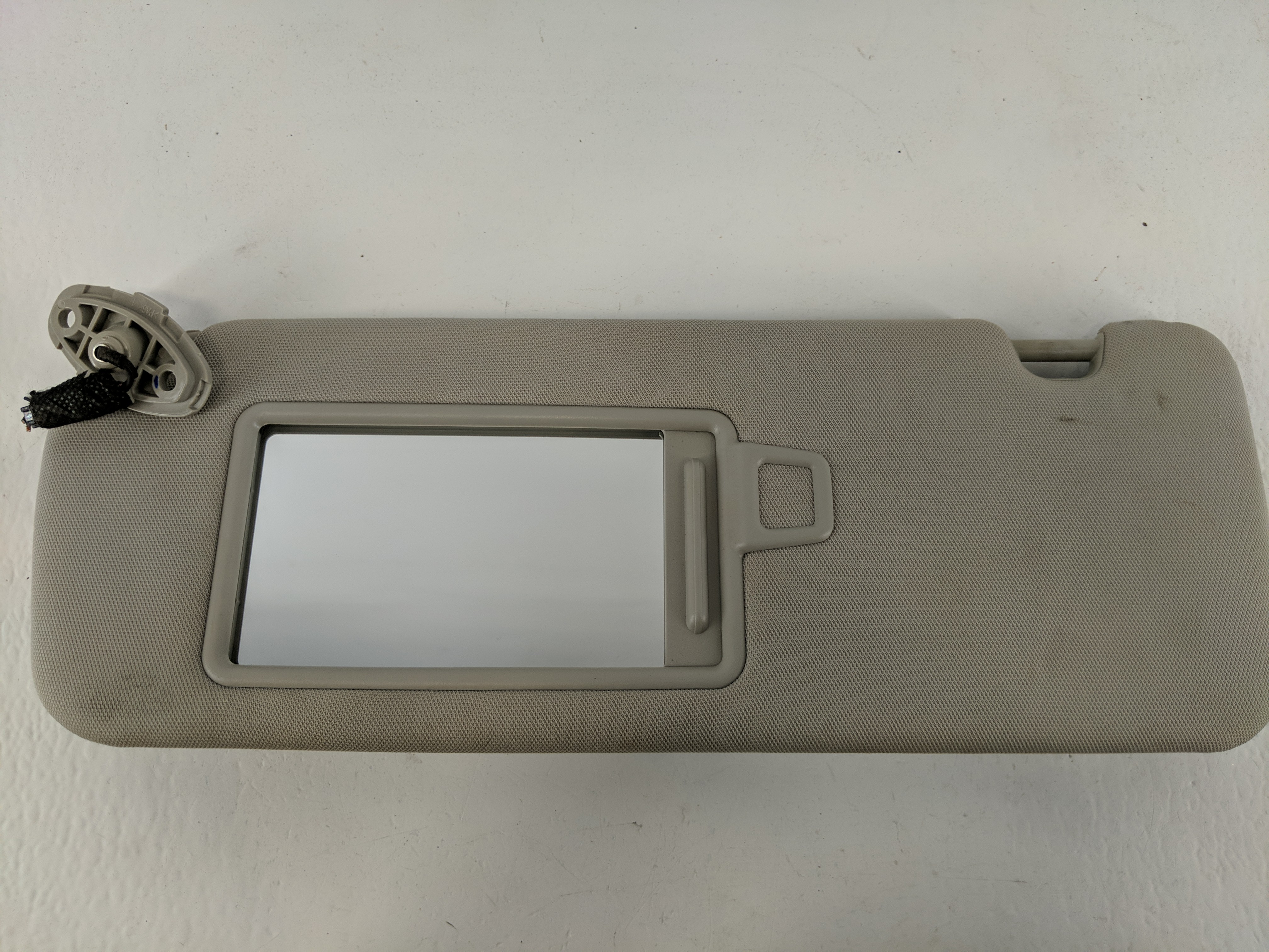 2016-2020 Kia Sorento Driver Sun Visor Mirror Left Sunvisor Grey 1096252 - Oemusedautoparts1.com