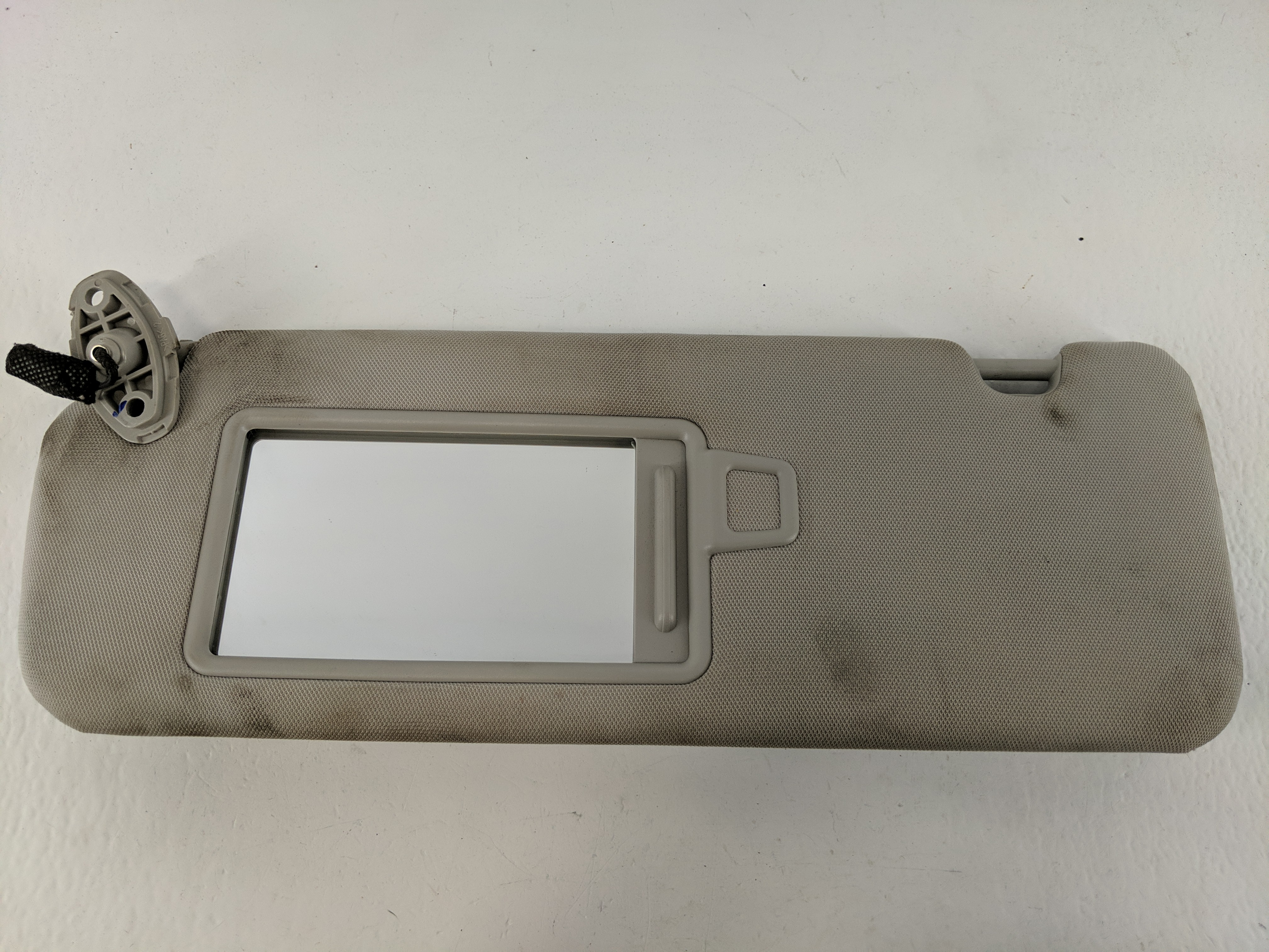 Picture of 2016-2020 Kia Sorento Driver Sun Visor Mirror Left Sunvisor Light Gray 1096266