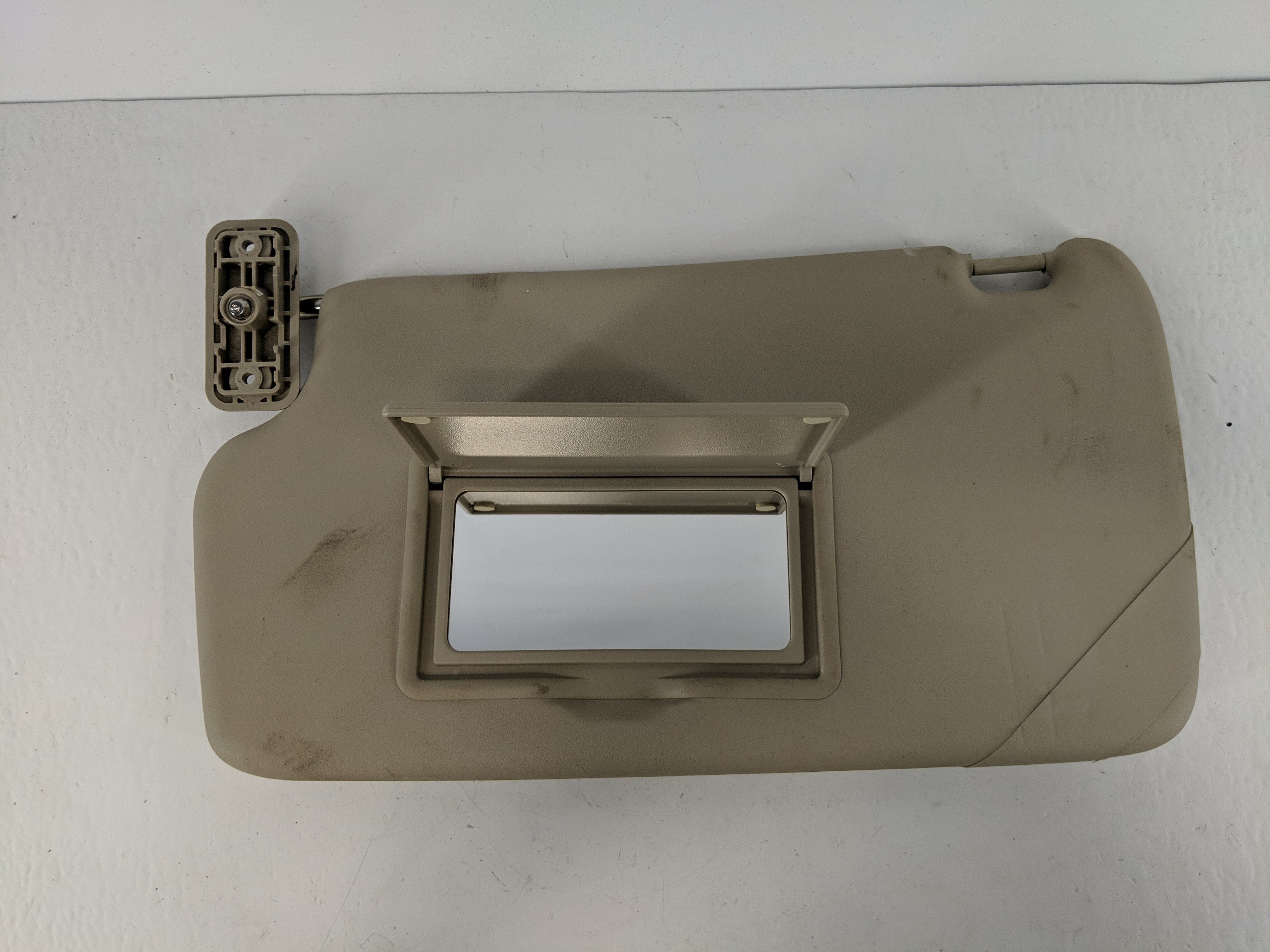 2011-2019 Ford Fiesta Driver Sun Visor Mirror Left Sunvisor Light Tan 1096270 - Oemusedautoparts1.com