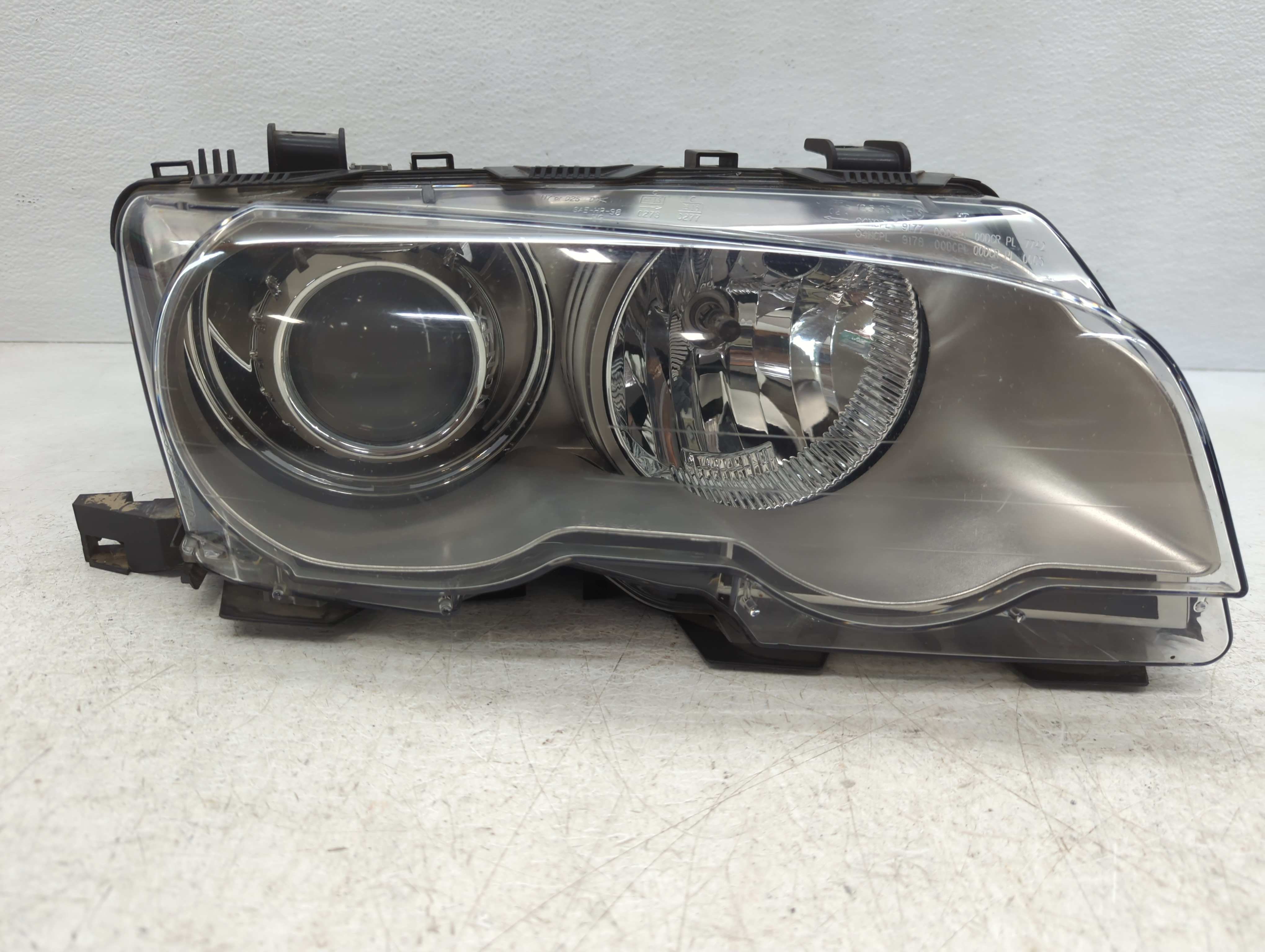 2002-2003 Bmw 330i Passenger Right Oem Head Light Headlight Lamp 1096281 - Oemusedautoparts1.com