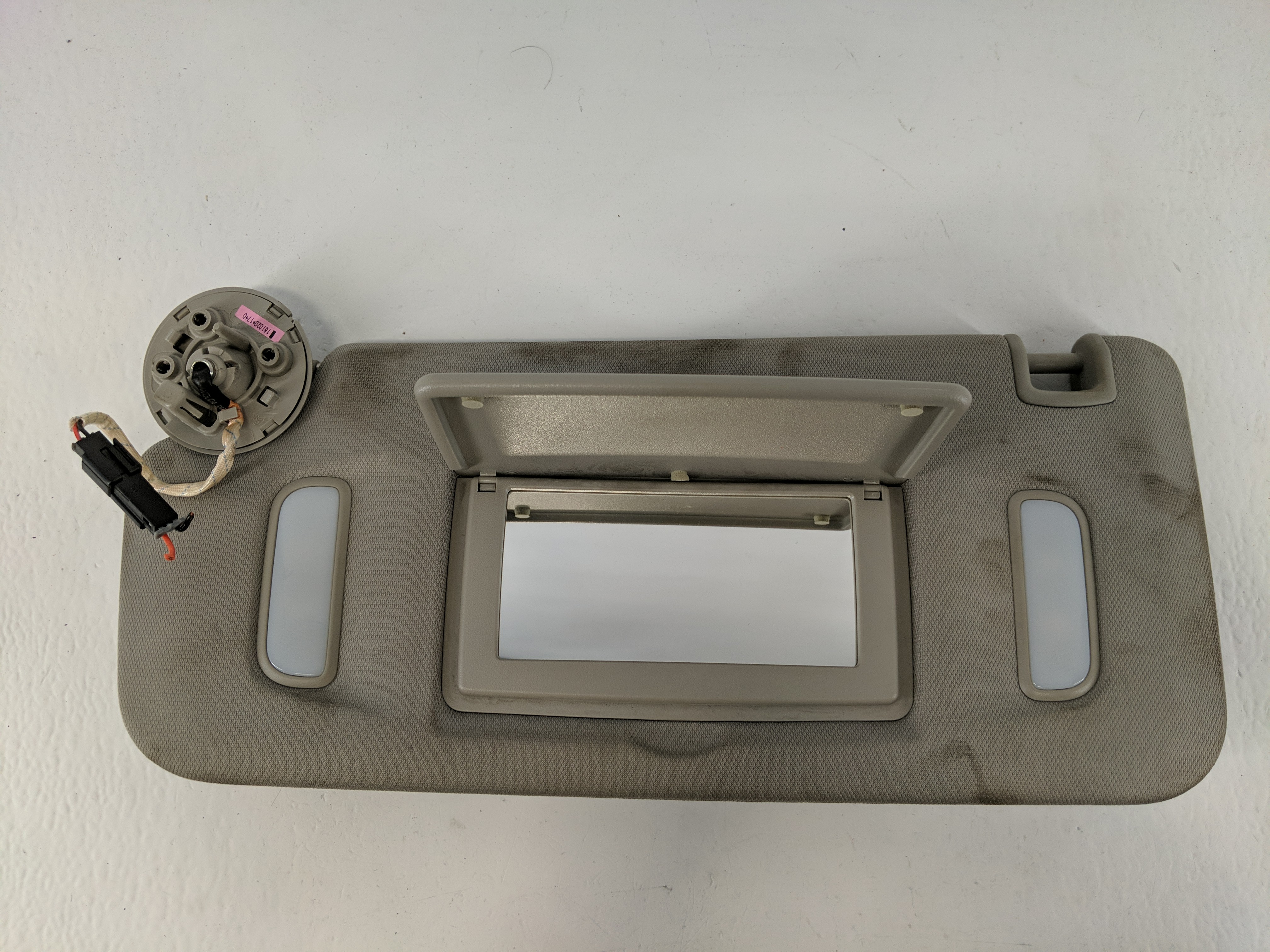 Picture of 2010-2017 Chevrolet Equinox Driver Sun Visor Mirror Left Sunvisor Grey 1096291