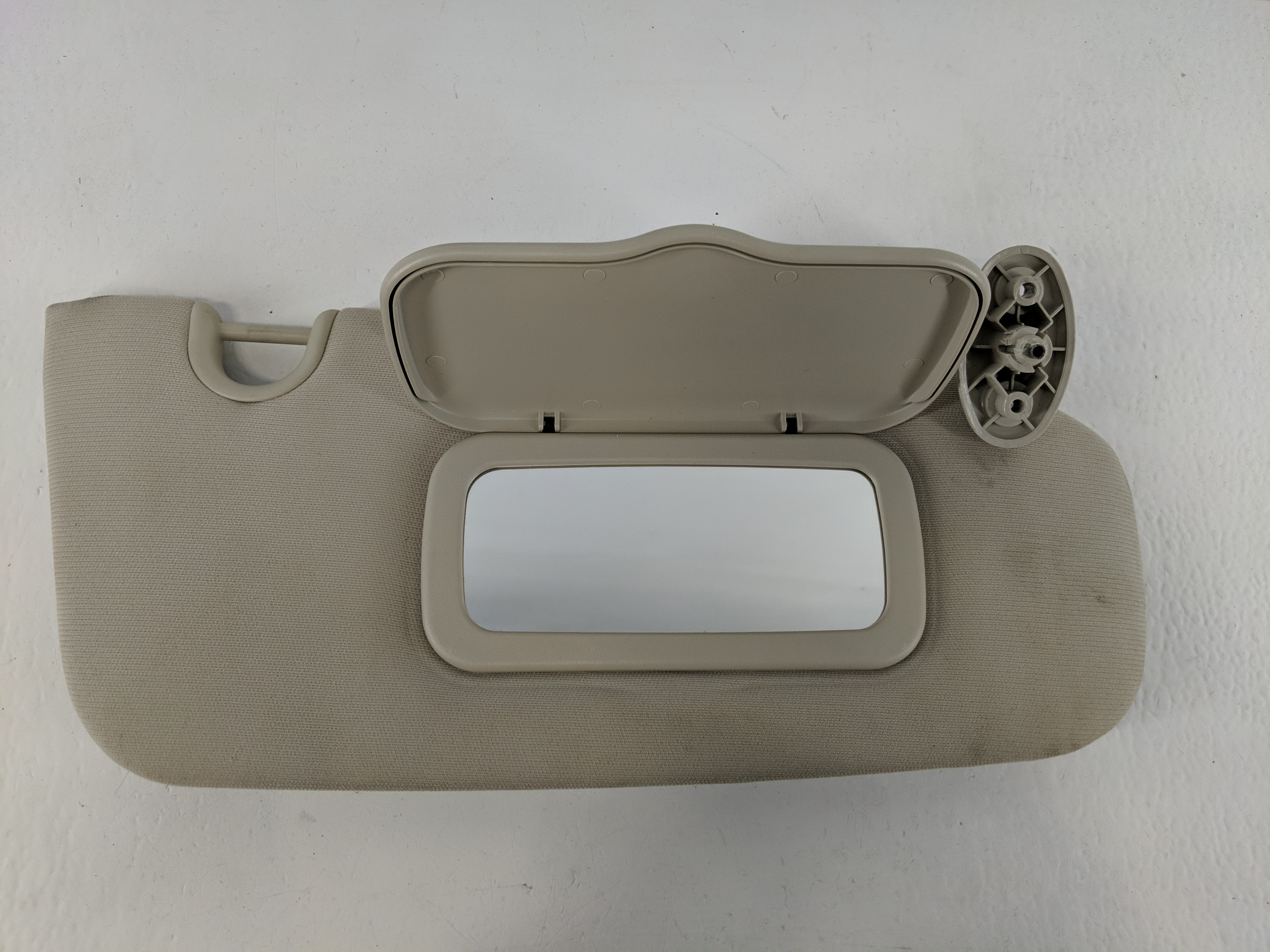 2010-2017 Jeep Patriot Passenger Sun Visor Mirror Right Sunvisor 1096295 - Oemusedautoparts1.com