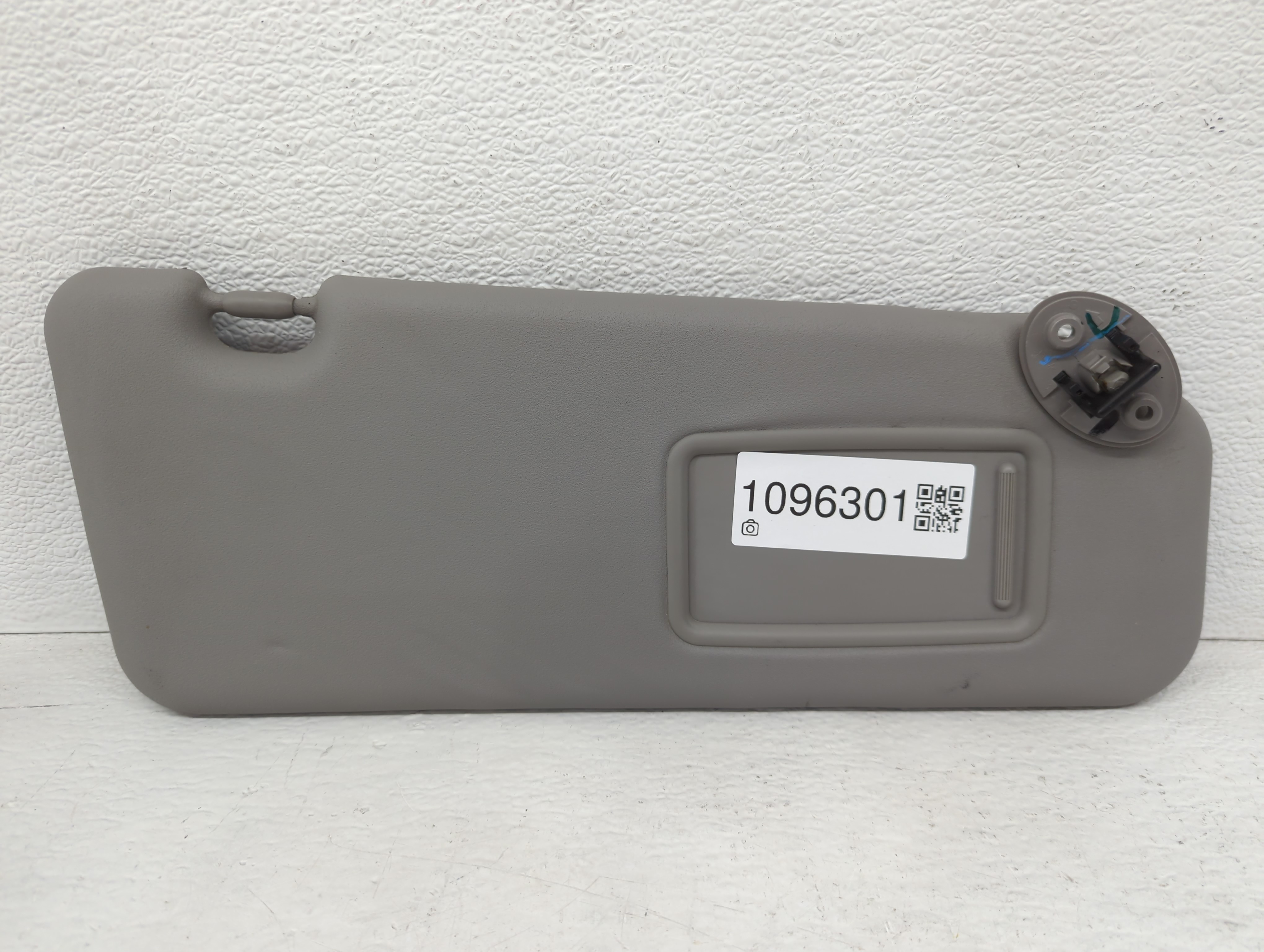 2008-2013 Toyota Highlander Passenger Sun Visor Mirror Right Sunvisor 1096301 - Oemusedautoparts1.com