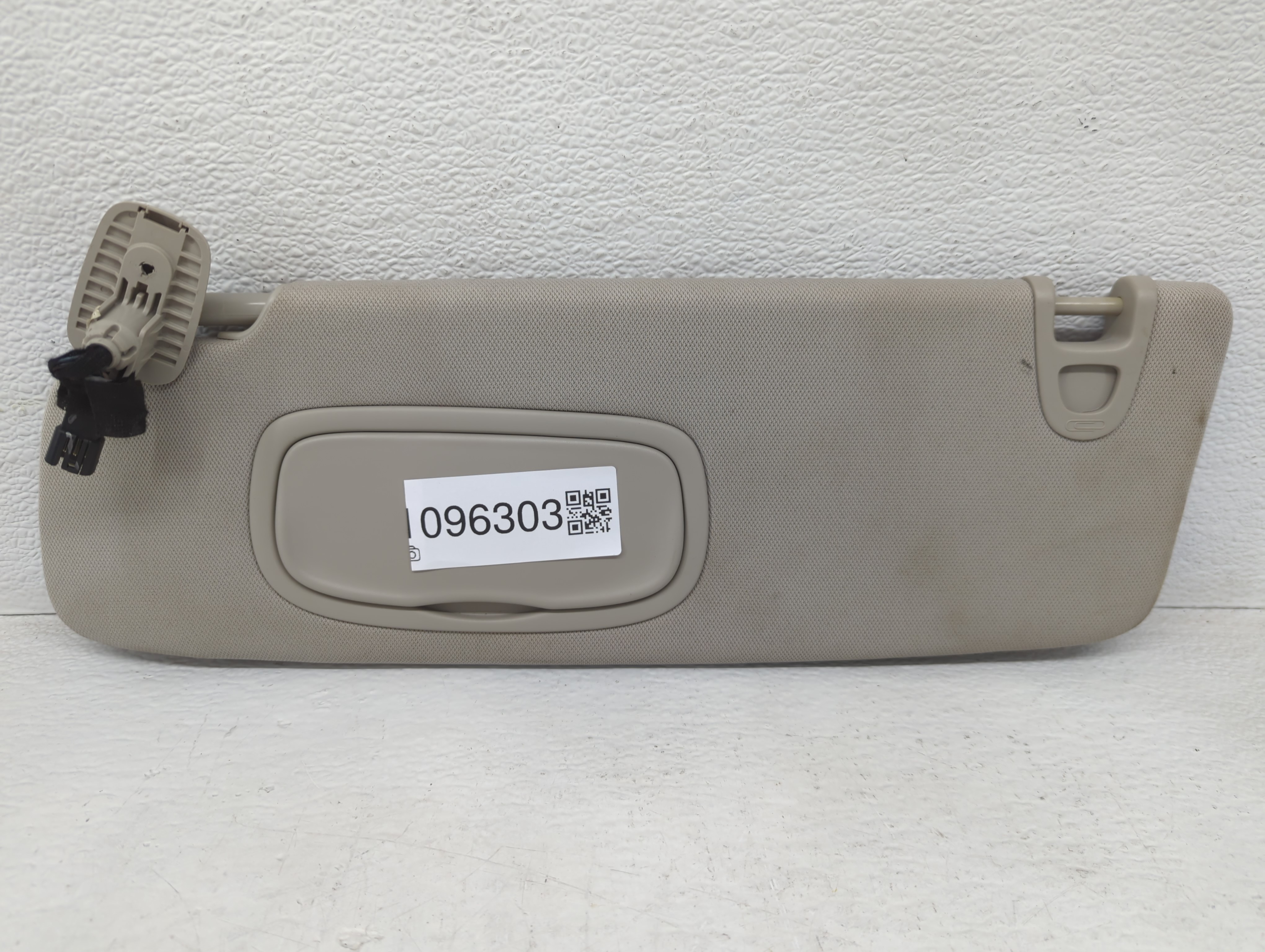 2017-2020 Chrysler Pacifica Driver Sun Visor Mirror Left Sunvisor Grey 1096303 - Oemusedautoparts1.com