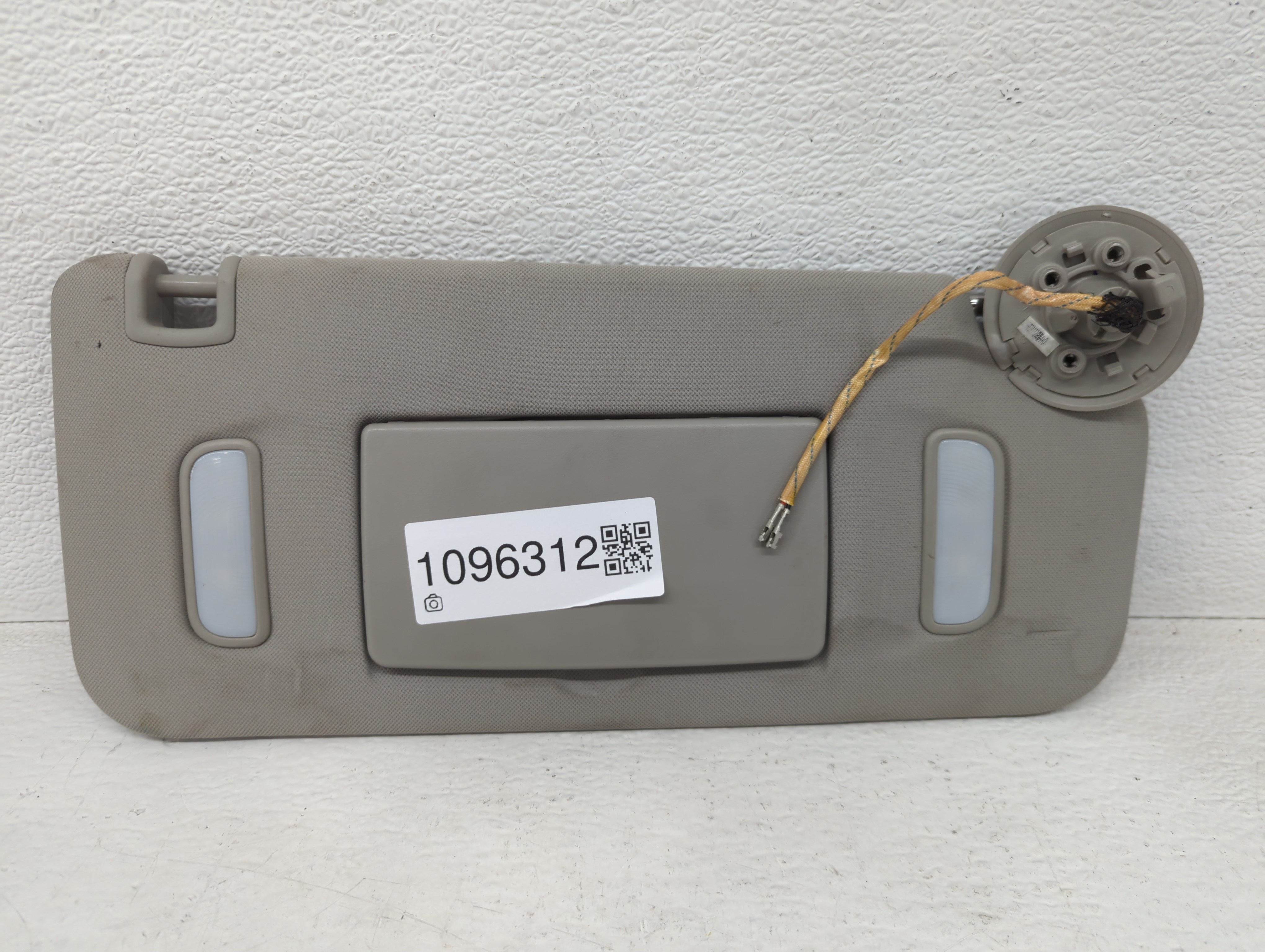 2007-2017 Gmc Acadia Passenger Sun Visor Mirror Right Sunvisor Grey 1096312 - Oemusedautoparts1.com