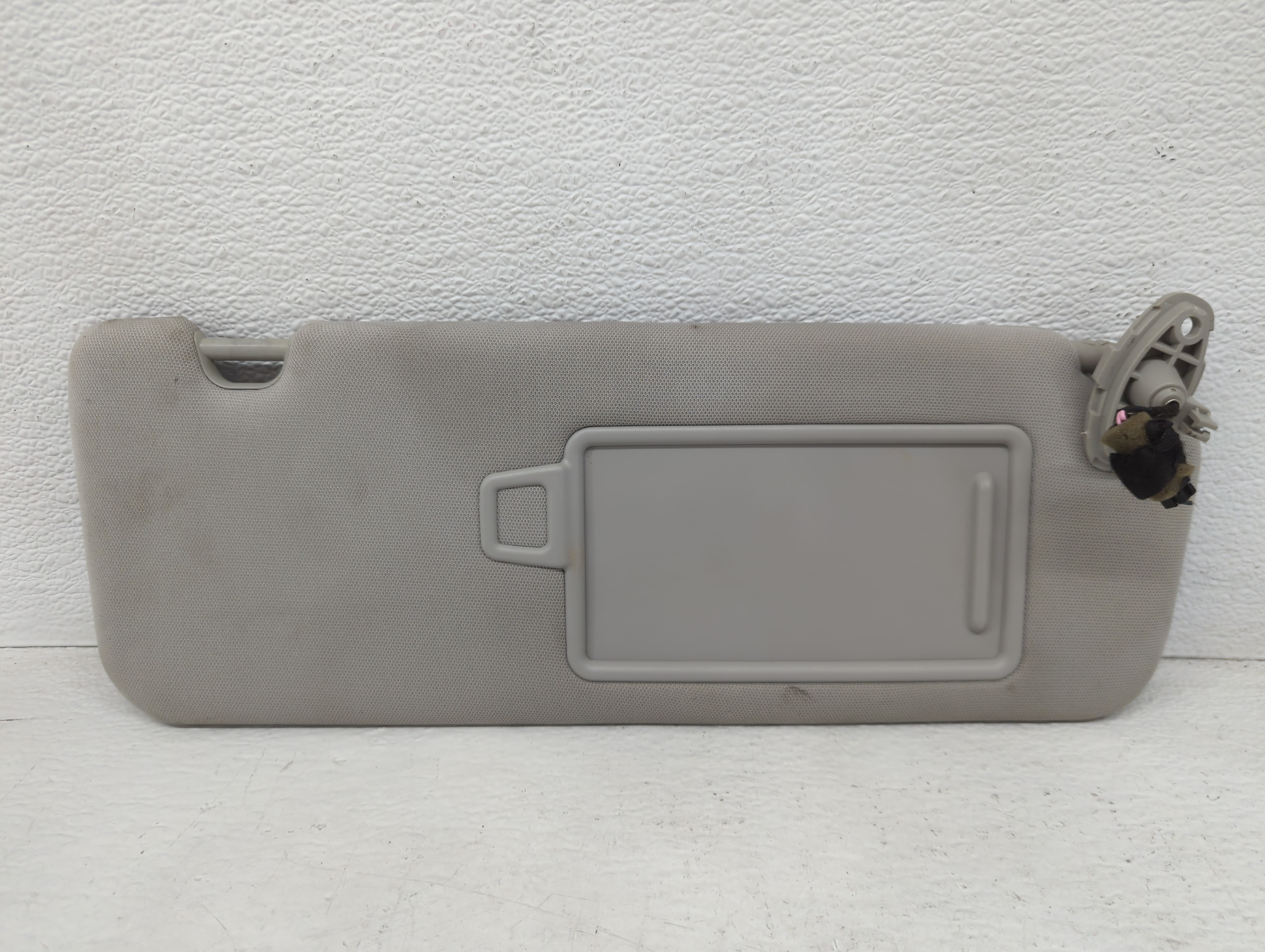 2016-2020 Kia Sorento Passenger Sun Visor Mirror Right Sunvisor Grey 1096320 - Oemusedautoparts1.com
