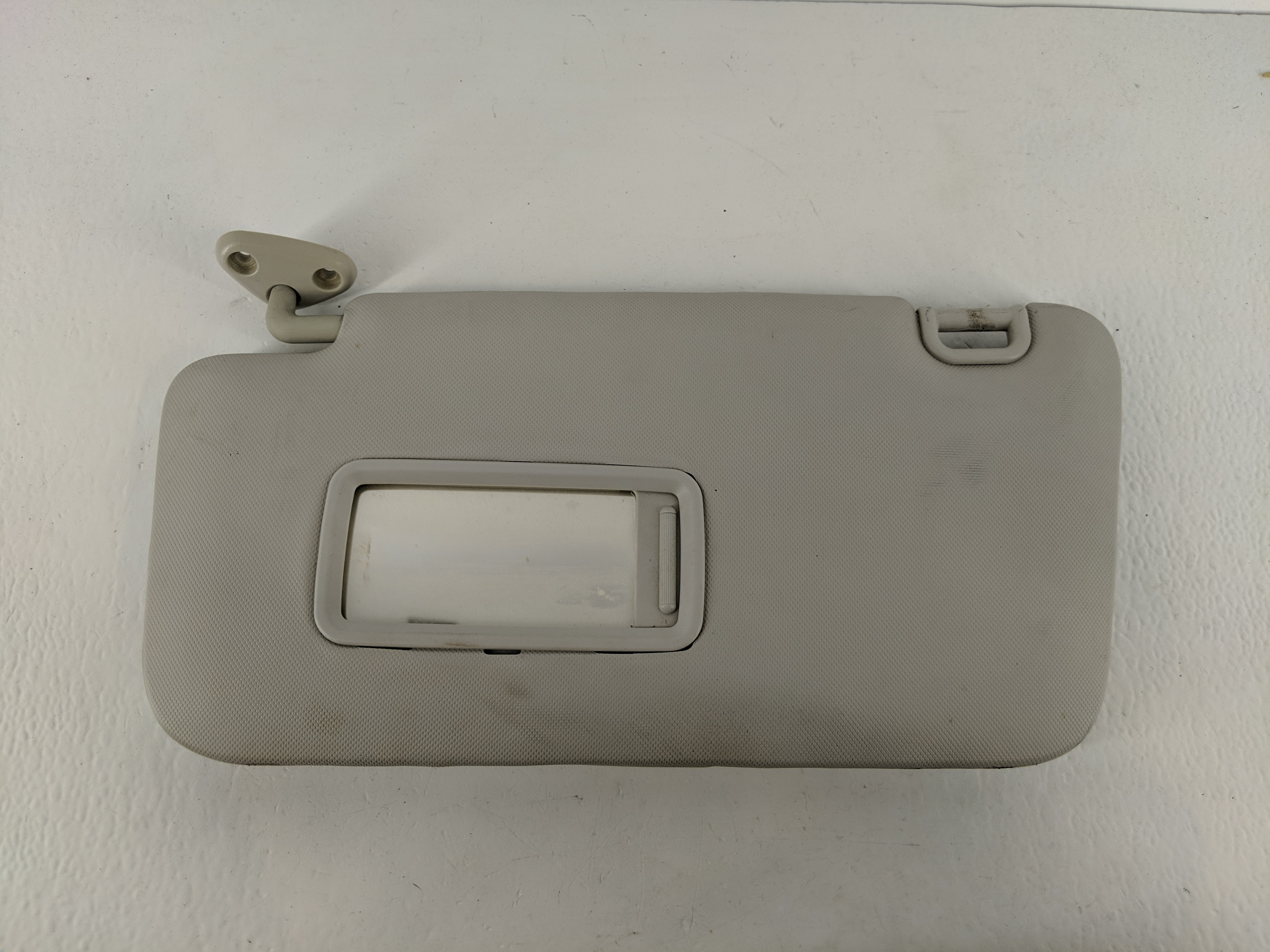 2010 Subaru Forester Driver Sun Visor Mirror Left Sunvisor Grey 1096337 - Oemusedautoparts1.com