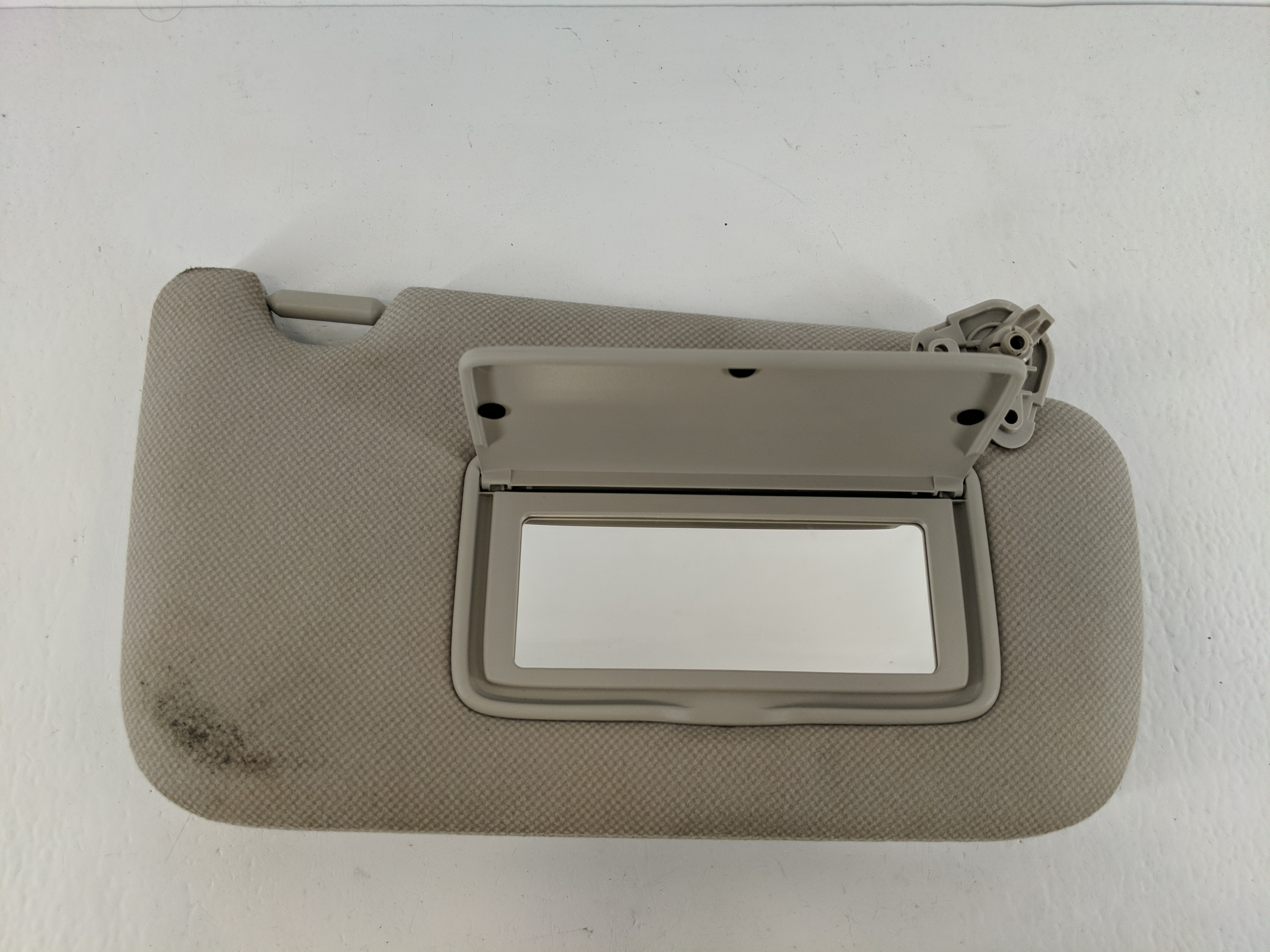 2013-2019 Nissan Sentra Passenger Sun Visor Mirror Right Sunvisor Beige 1096339 - Oemusedautoparts1.com