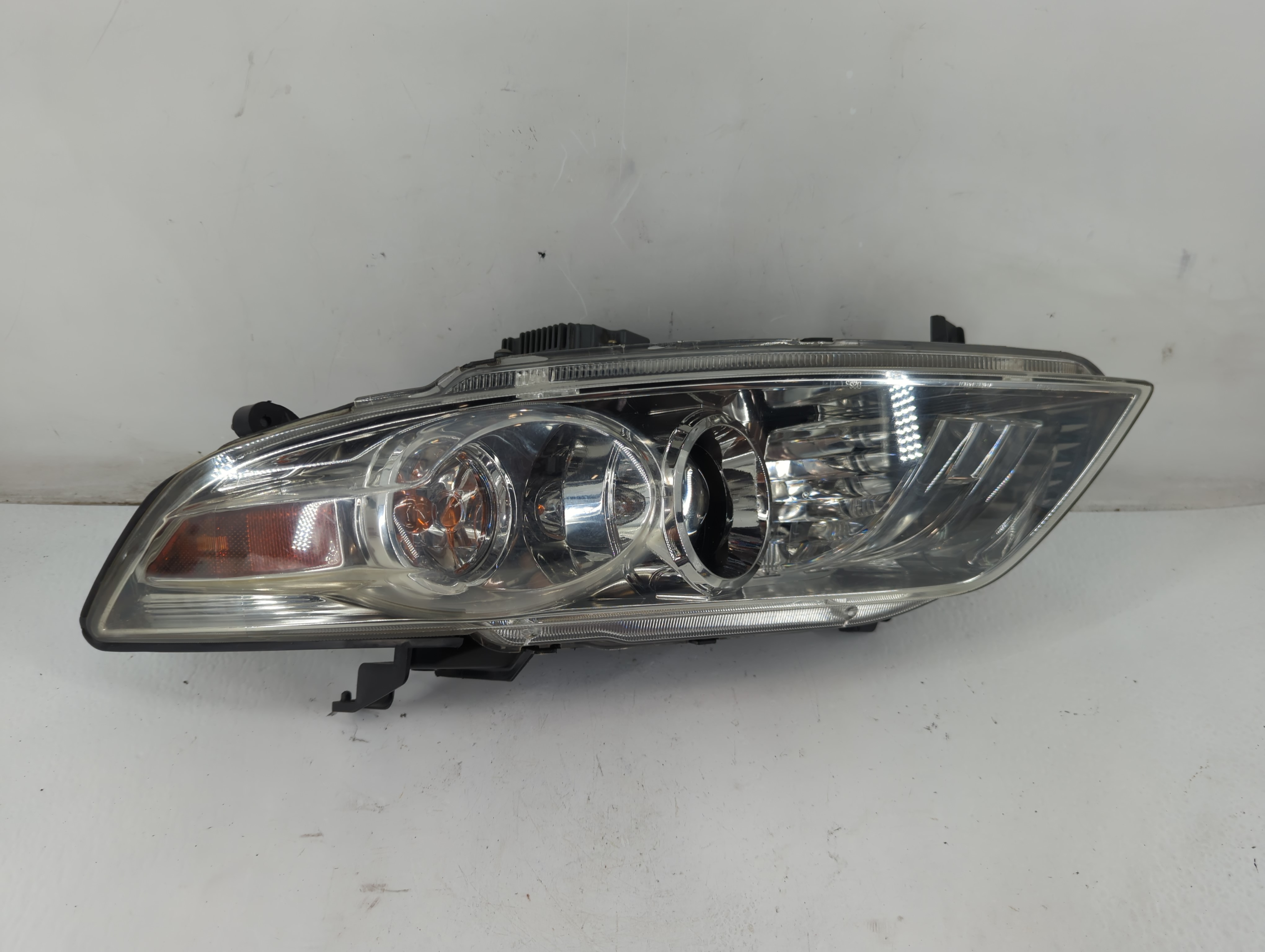 2003-2005 Infiniti Fx35 Driver Left Oem Head Light Headlight Lamp 1096358 - Oemusedautoparts1.com