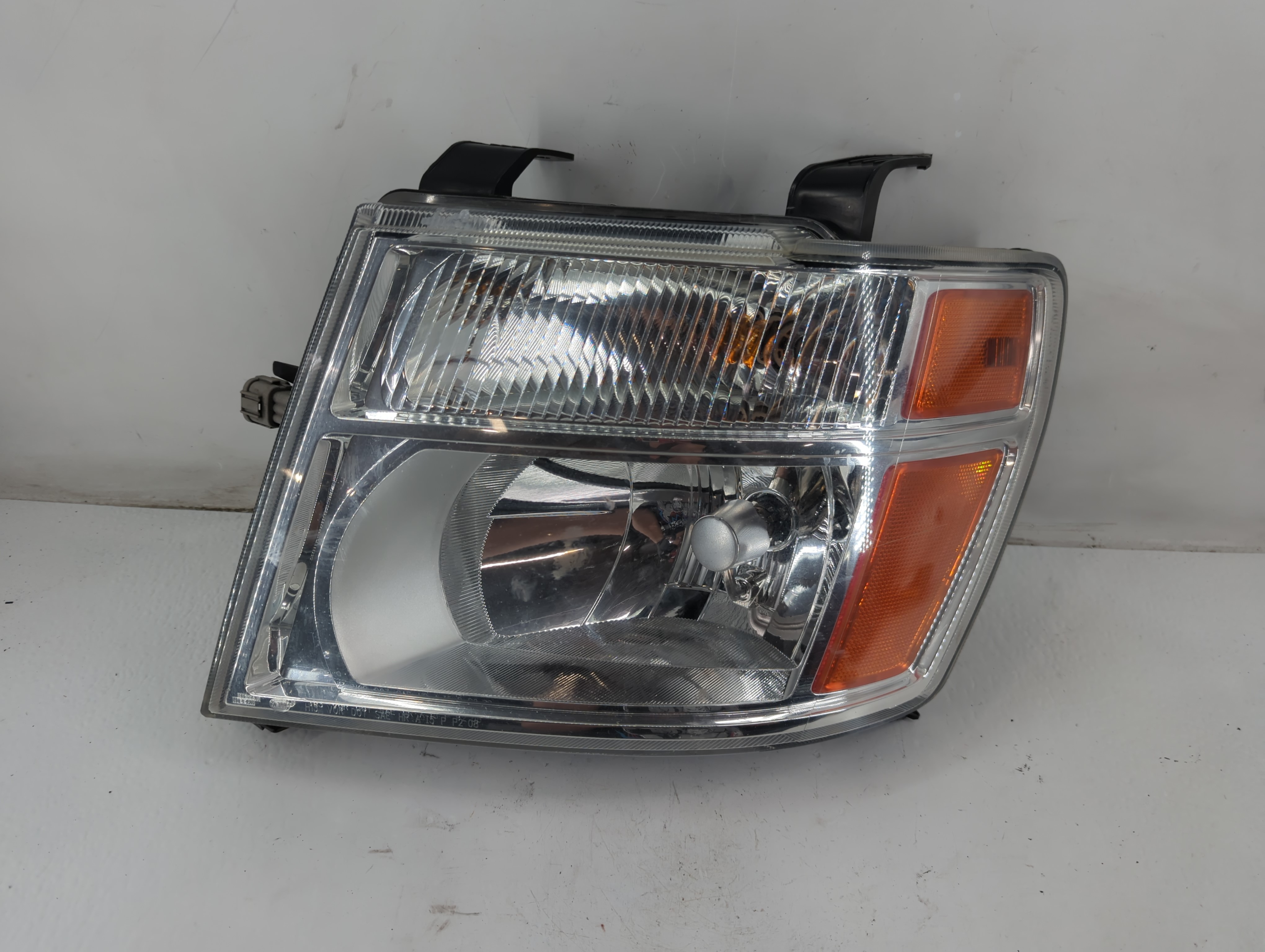 2012-2021 Nissan Nv1500 Driver Left Oem Head Light Headlight Lamp 1096361 - Oemusedautoparts1.com