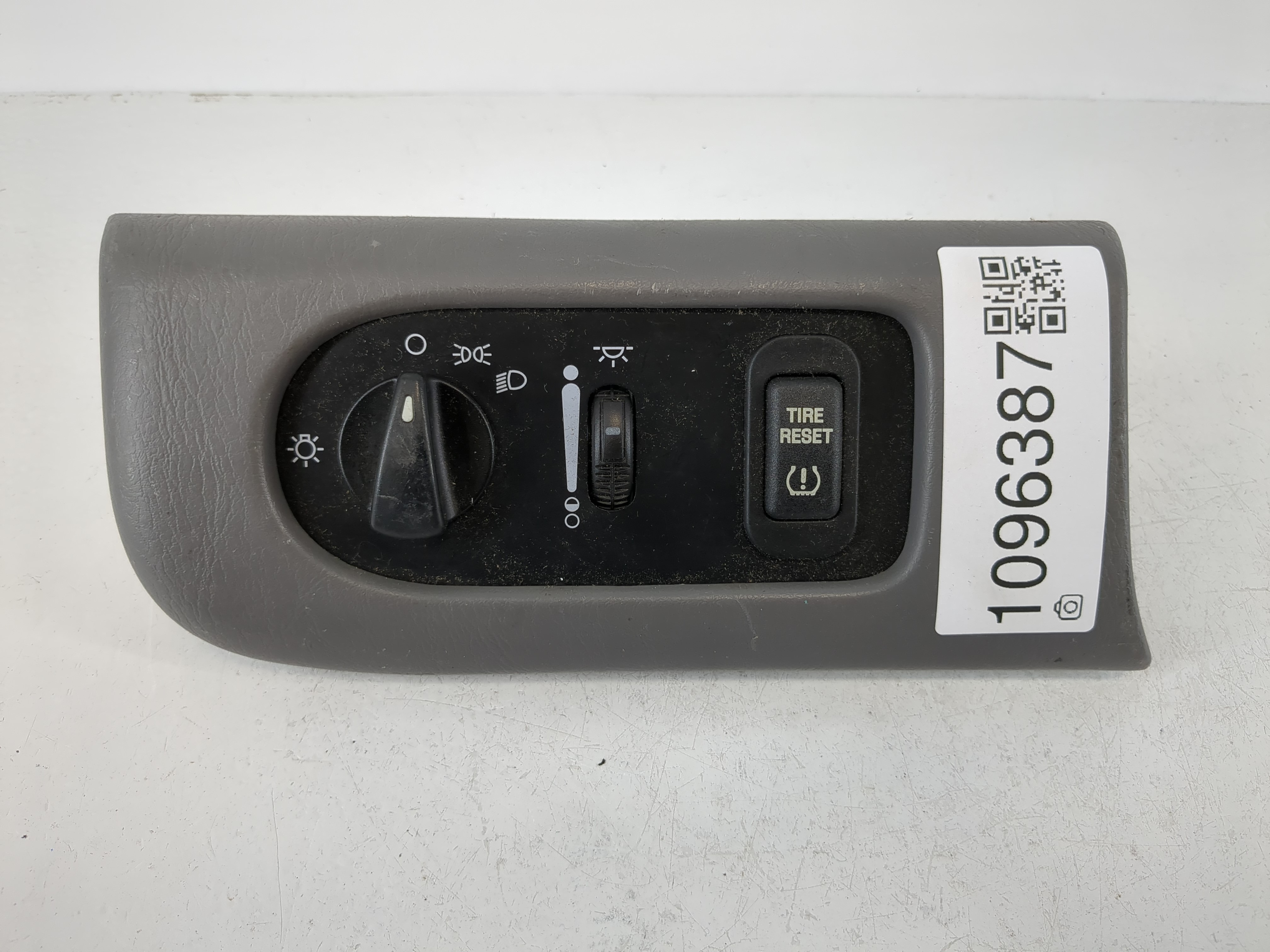 Picture of 2005 Ford Windstar Headlight Head Light Switch Lamp Control 16044b79 1096387