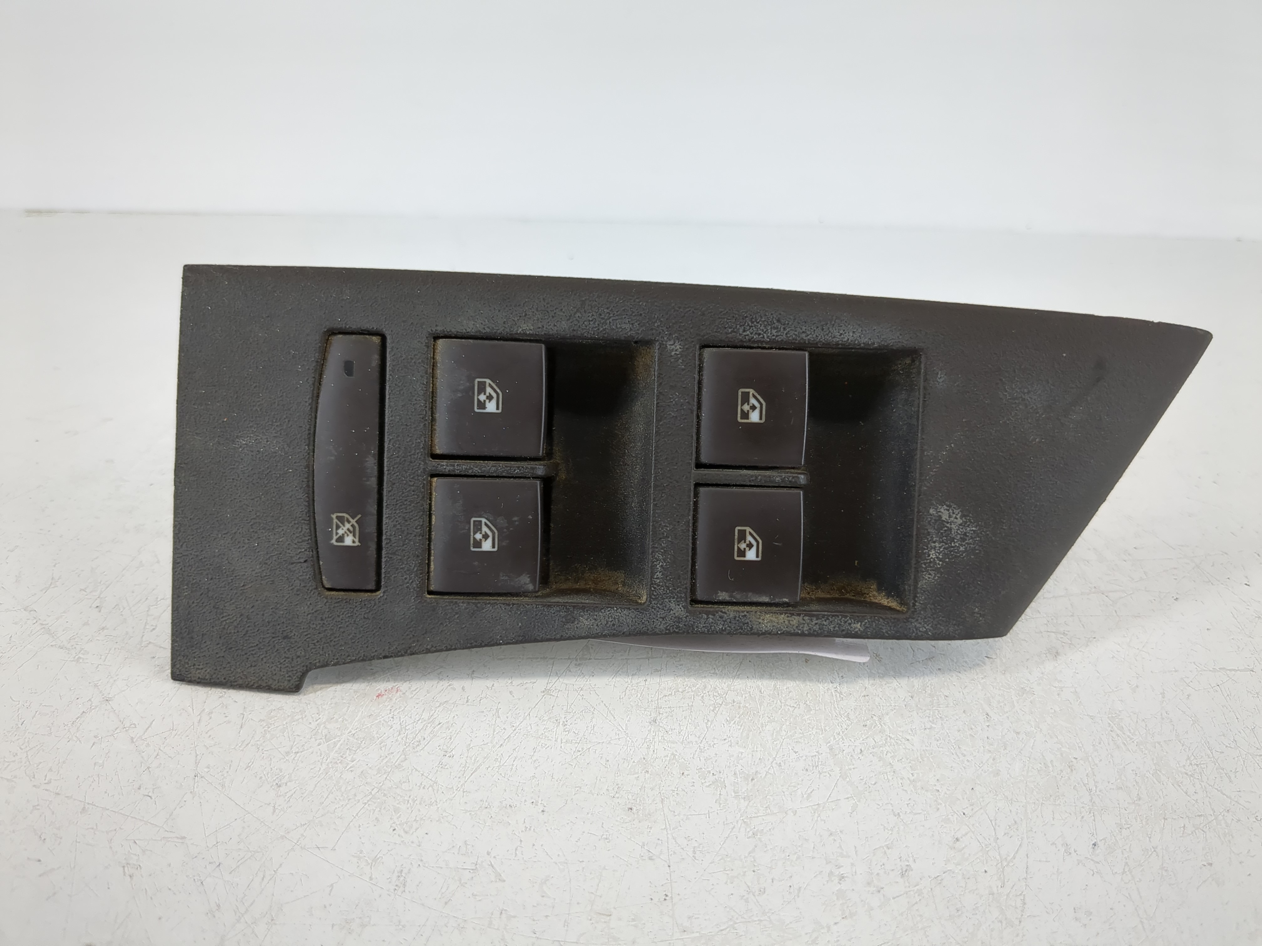 2015-2017 Buick Verano Driver Left Door Master Power Window Switch 1096389 - Oemusedautoparts1.com