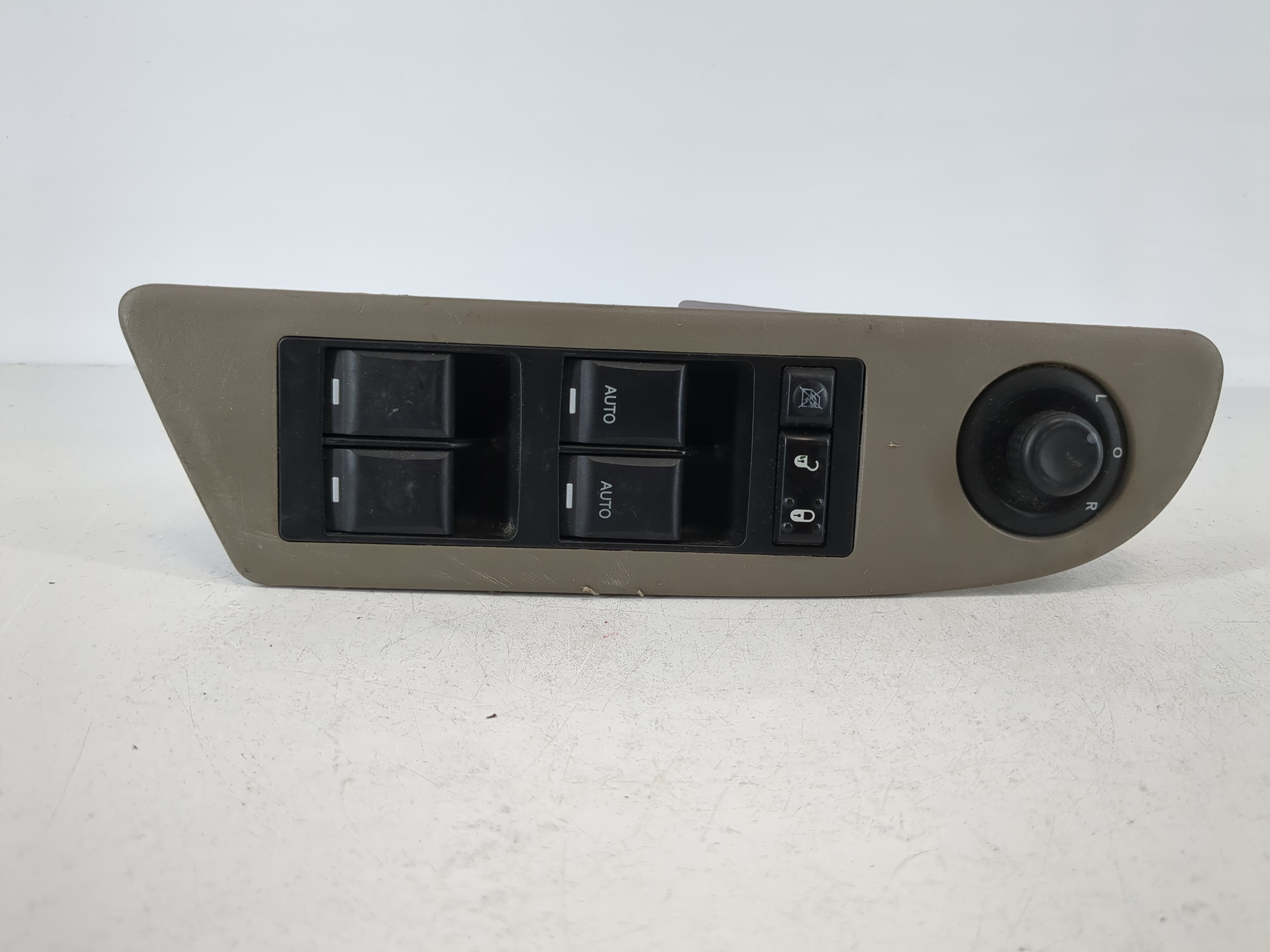 2006 Jeep Grand Cherokee Driver Left Door Master Power Window Switch 1096390 - Oemusedautoparts1.com