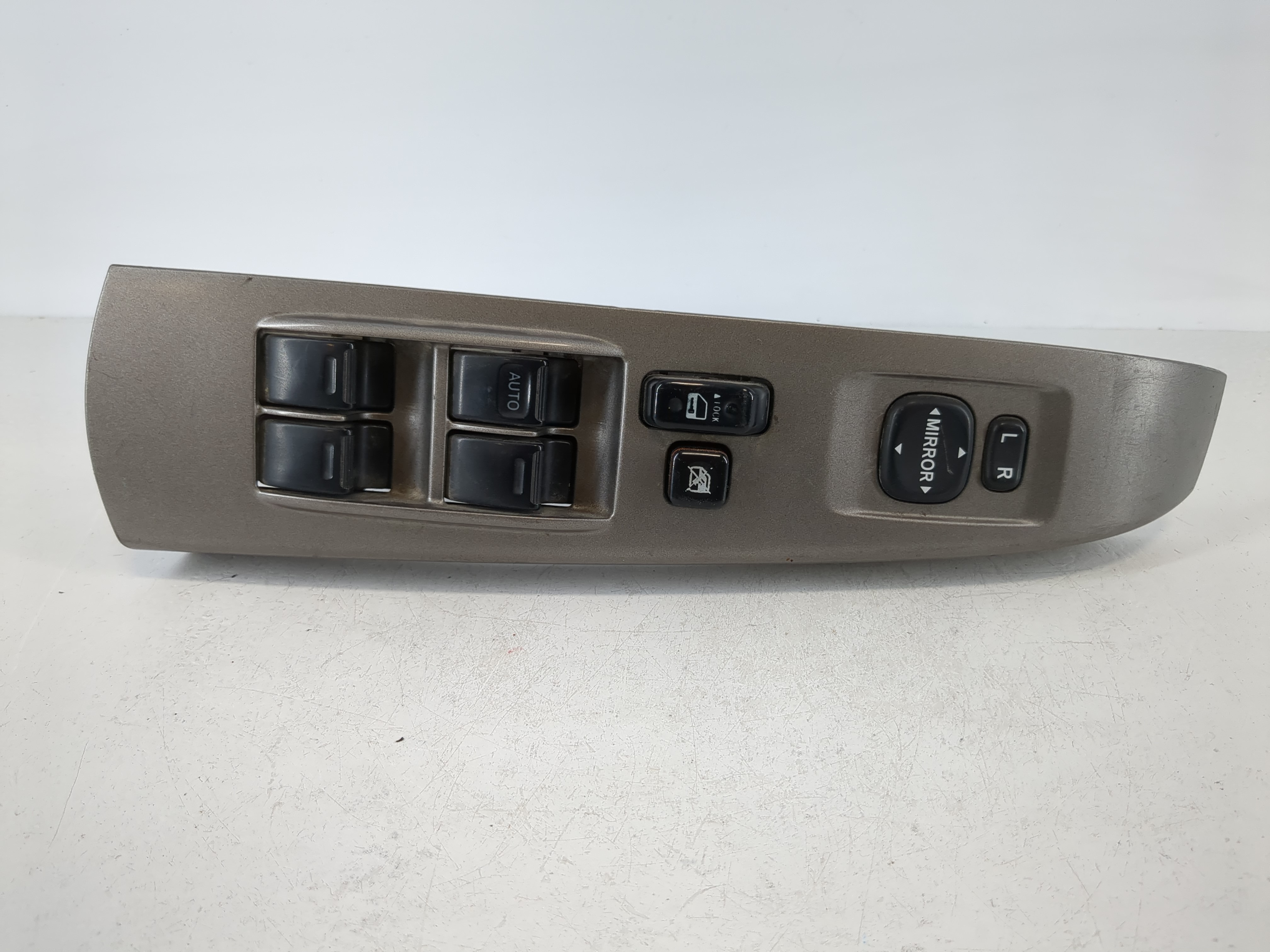 2004-2009 Toyota Prius Driver Left Door Master Power Window Switch 1096393 - Oemusedautoparts1.com