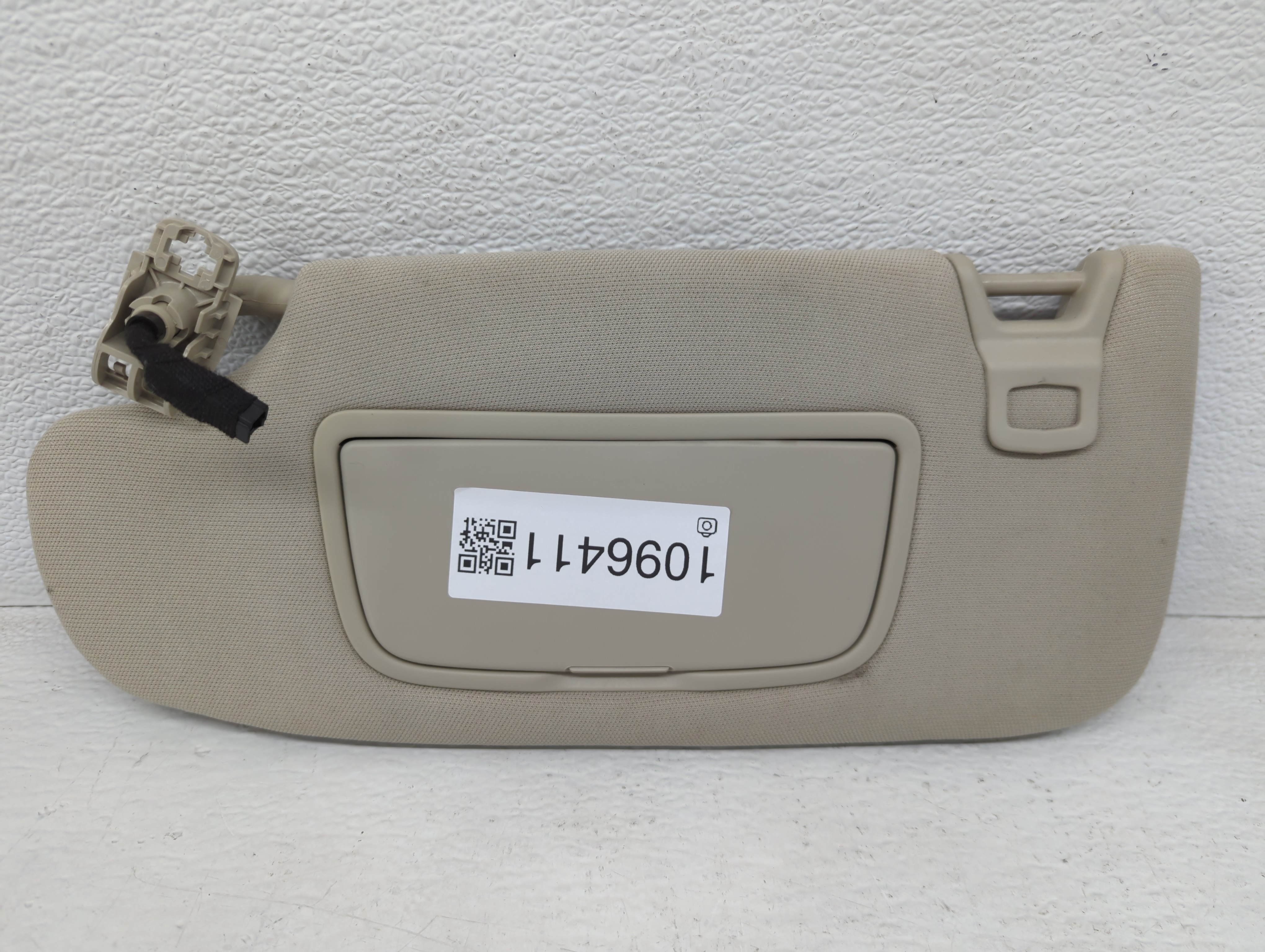 2017-2020 Ford Fusion Driver Sun Visor Mirror Left Sunvisor Grey 1096411 - Oemusedautoparts1.com