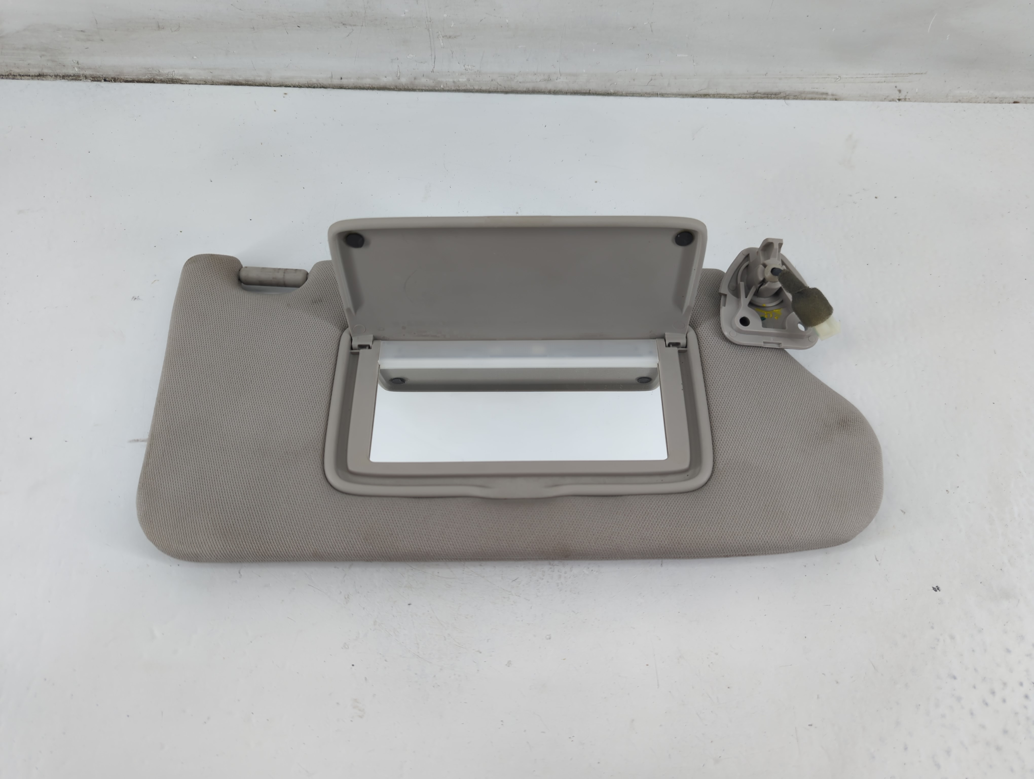 2013-2018 Nissan Altima Passenger Sun Visor Mirror Right Sunvisor Grey 1096429 - Oemusedautoparts1.com