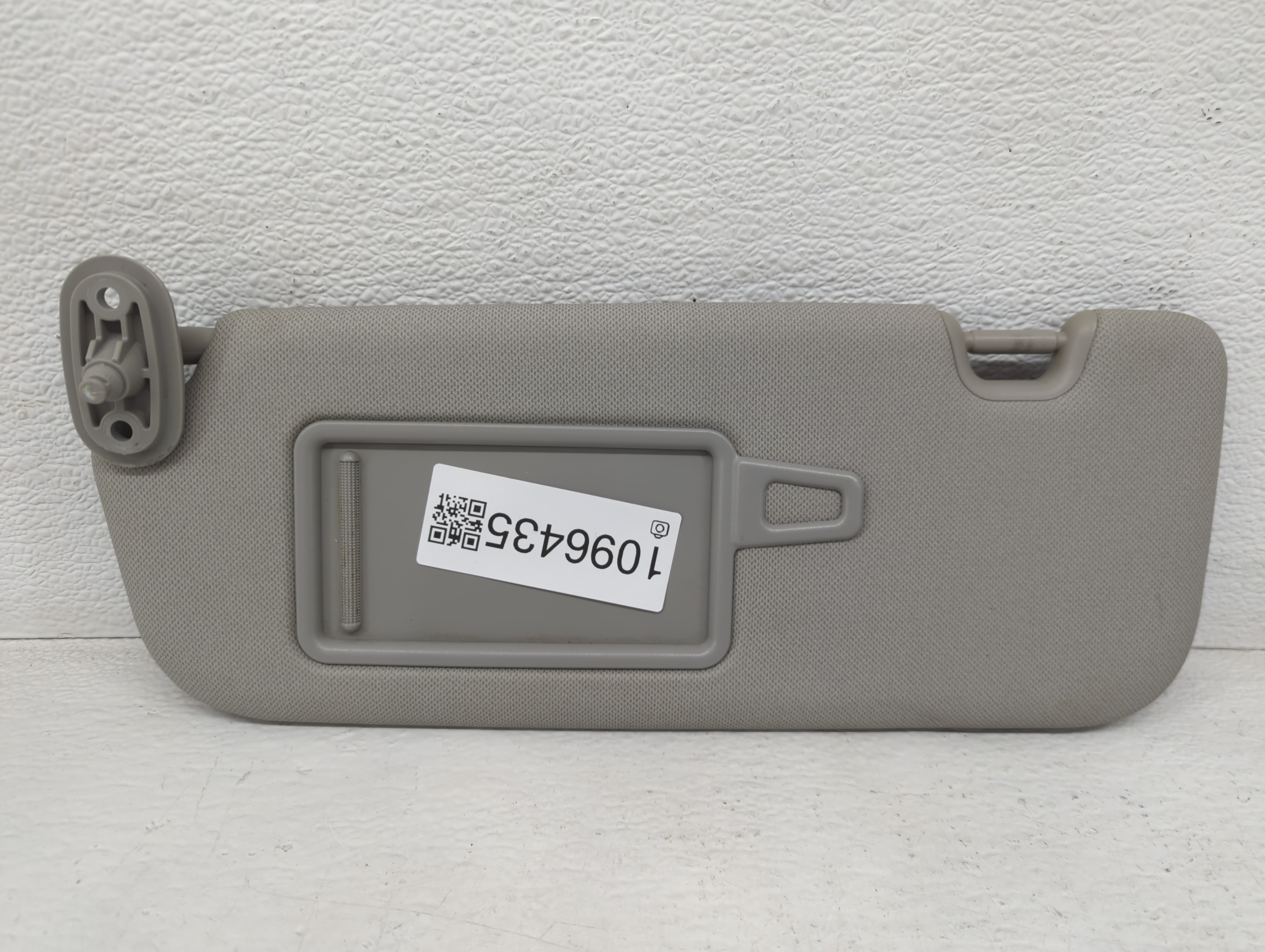 2014-2016 Kia Forte Driver Sun Visor Mirror Left Sunvisor Grey 1096435 - Oemusedautoparts1.com