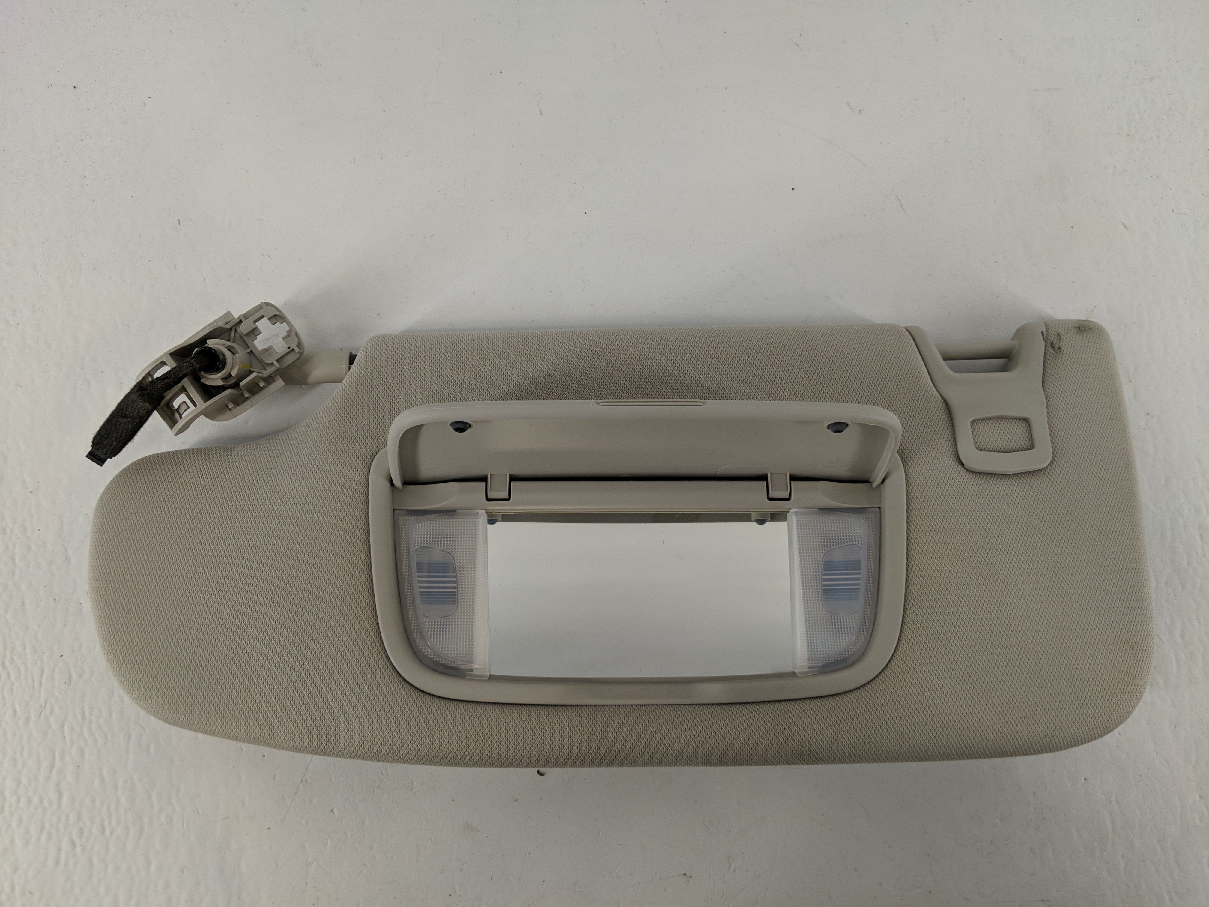 2015-2016 Ford Fusion Driver Sun Visor Mirror Left Sunvisor Gray 1096441 - Oemusedautoparts1.com