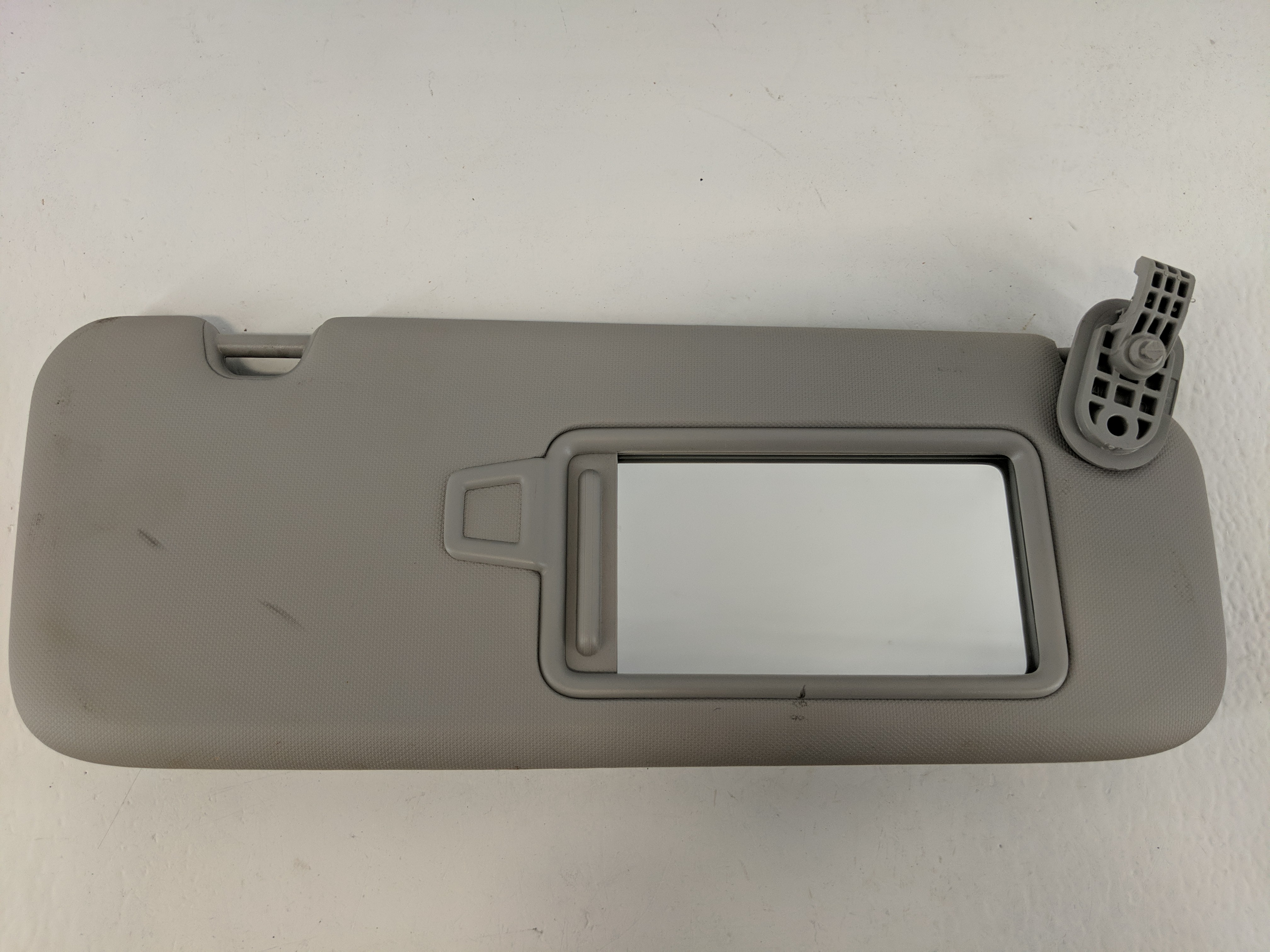 2017-2020 Hyundai Elantra Passenger Sun Visor Mirror Right Sunvisor 1096443 - Oemusedautoparts1.com