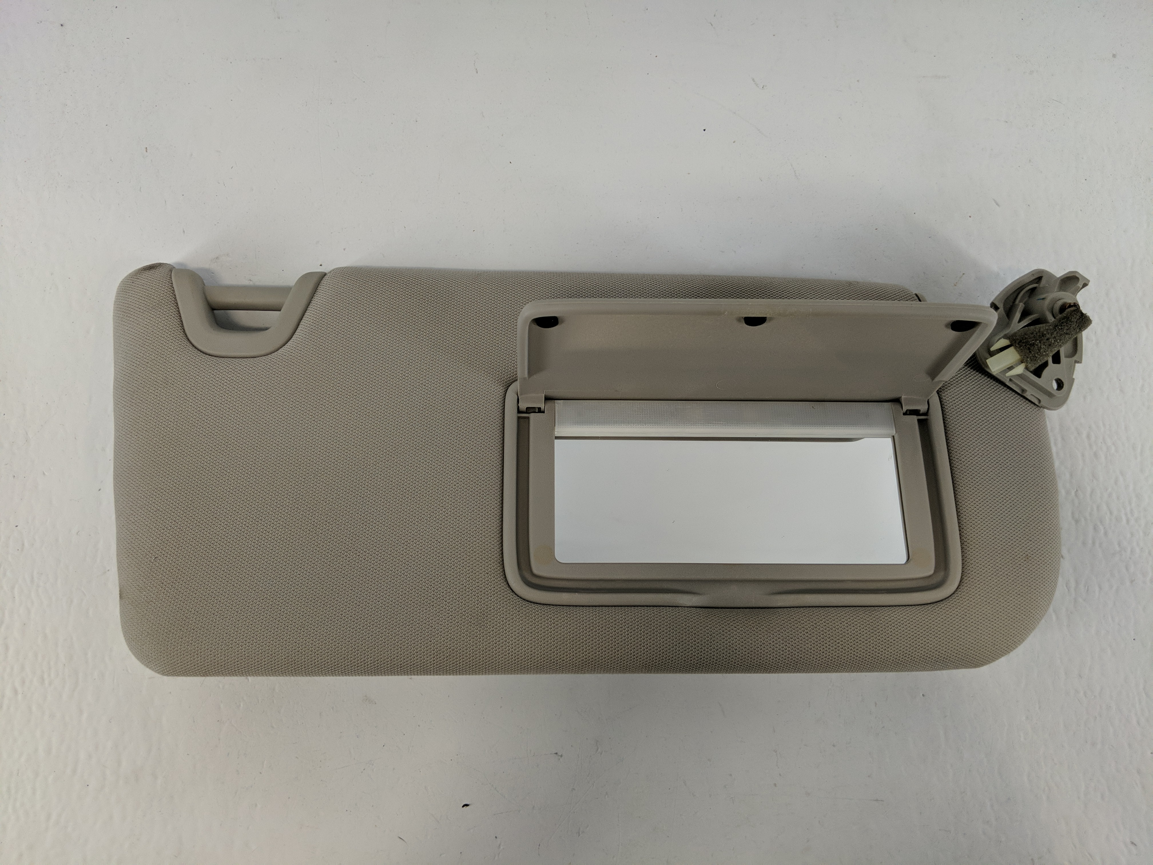 2019-2020 Nissan Altima Passenger Sun Visor Mirror Right Sunvisor Grey 1096449 - Oemusedautoparts1.com