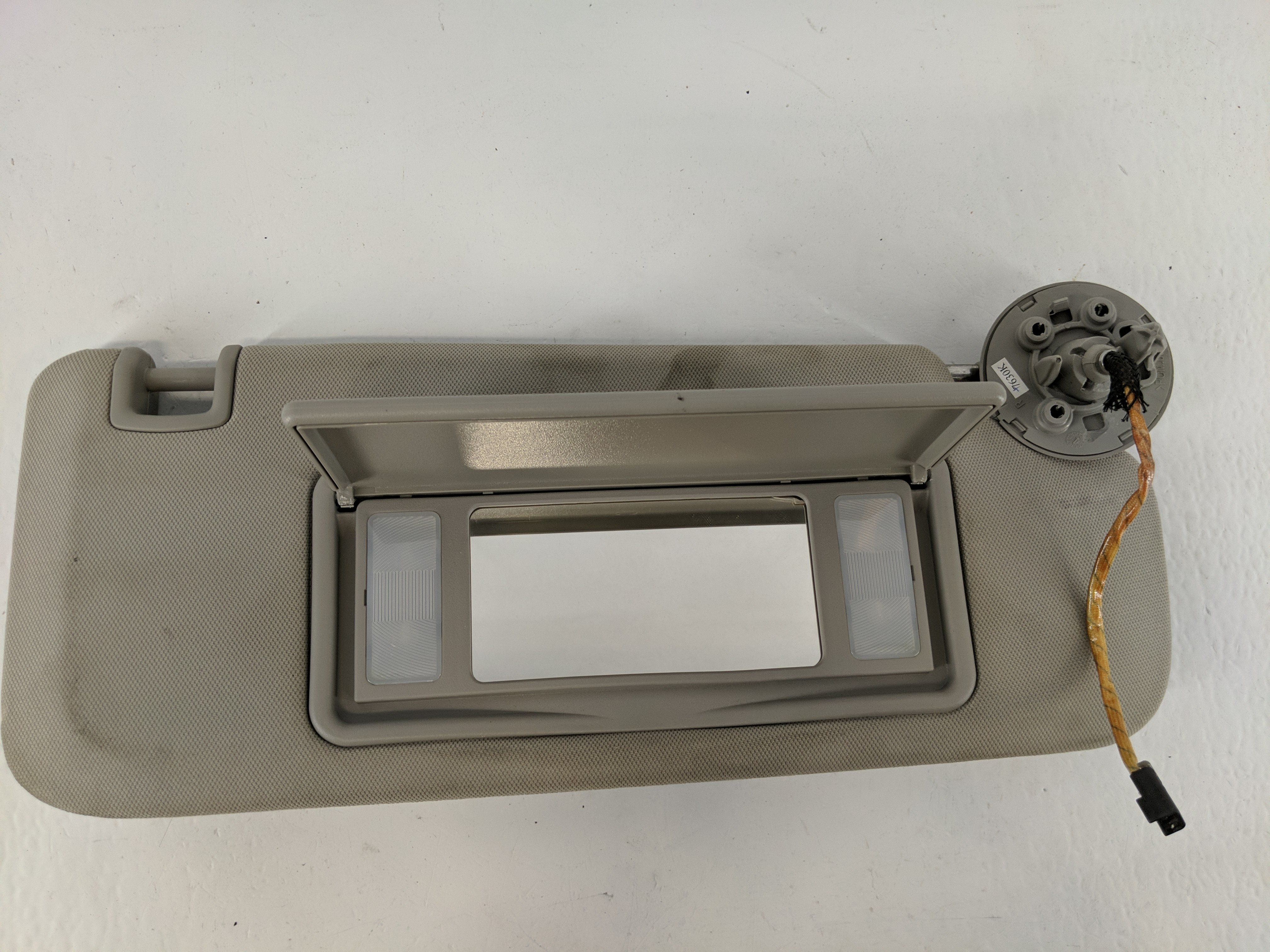 2007-2009 Saturn Aura Passenger Sun Visor Mirror Right Sunvisor Grey 1096459 - Oemusedautoparts1.com