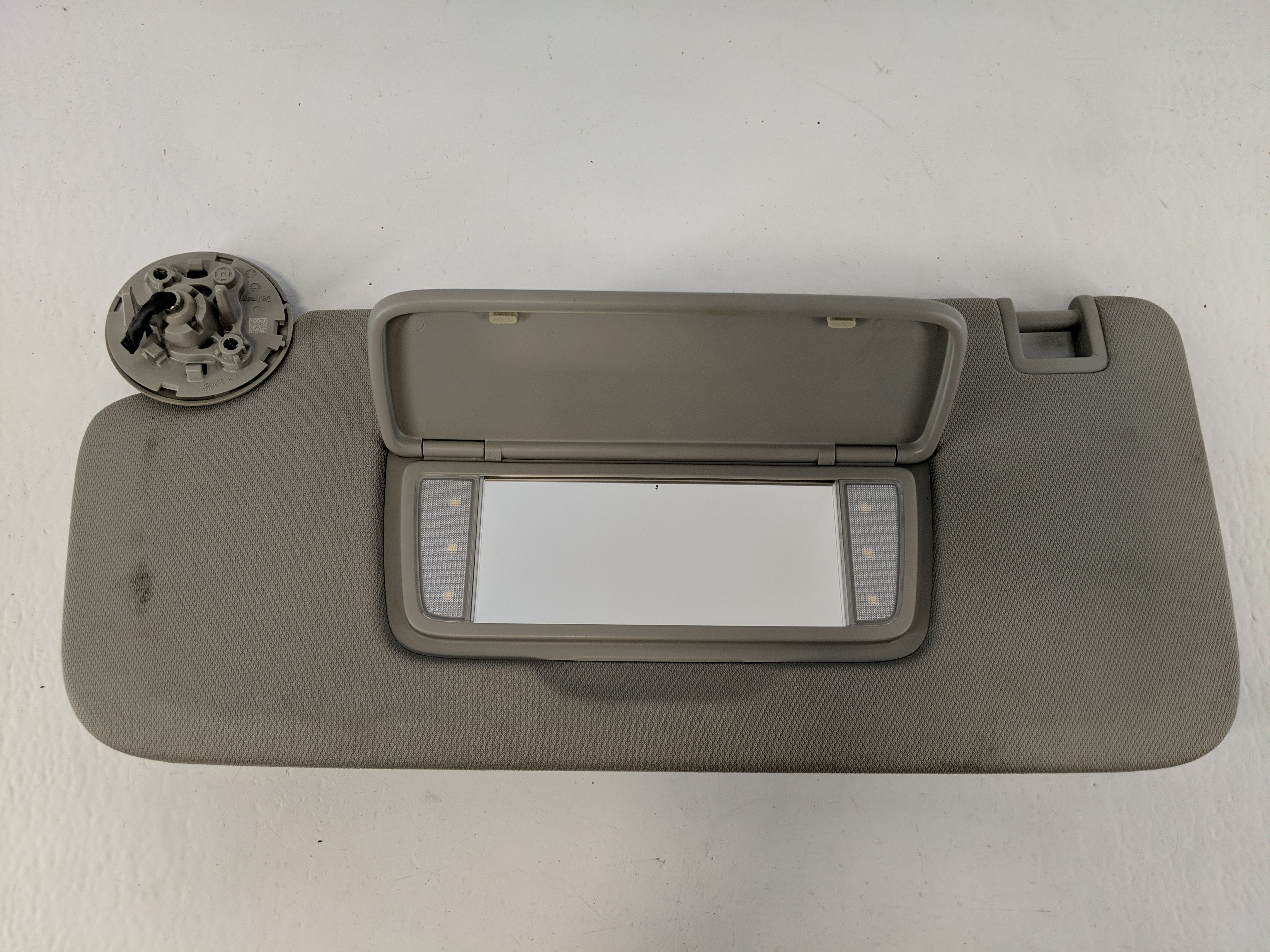 2018-2020 Buick Enclave Passenger Sun Visor Mirror Right Sunvisor 1096464 - Oemusedautoparts1.com