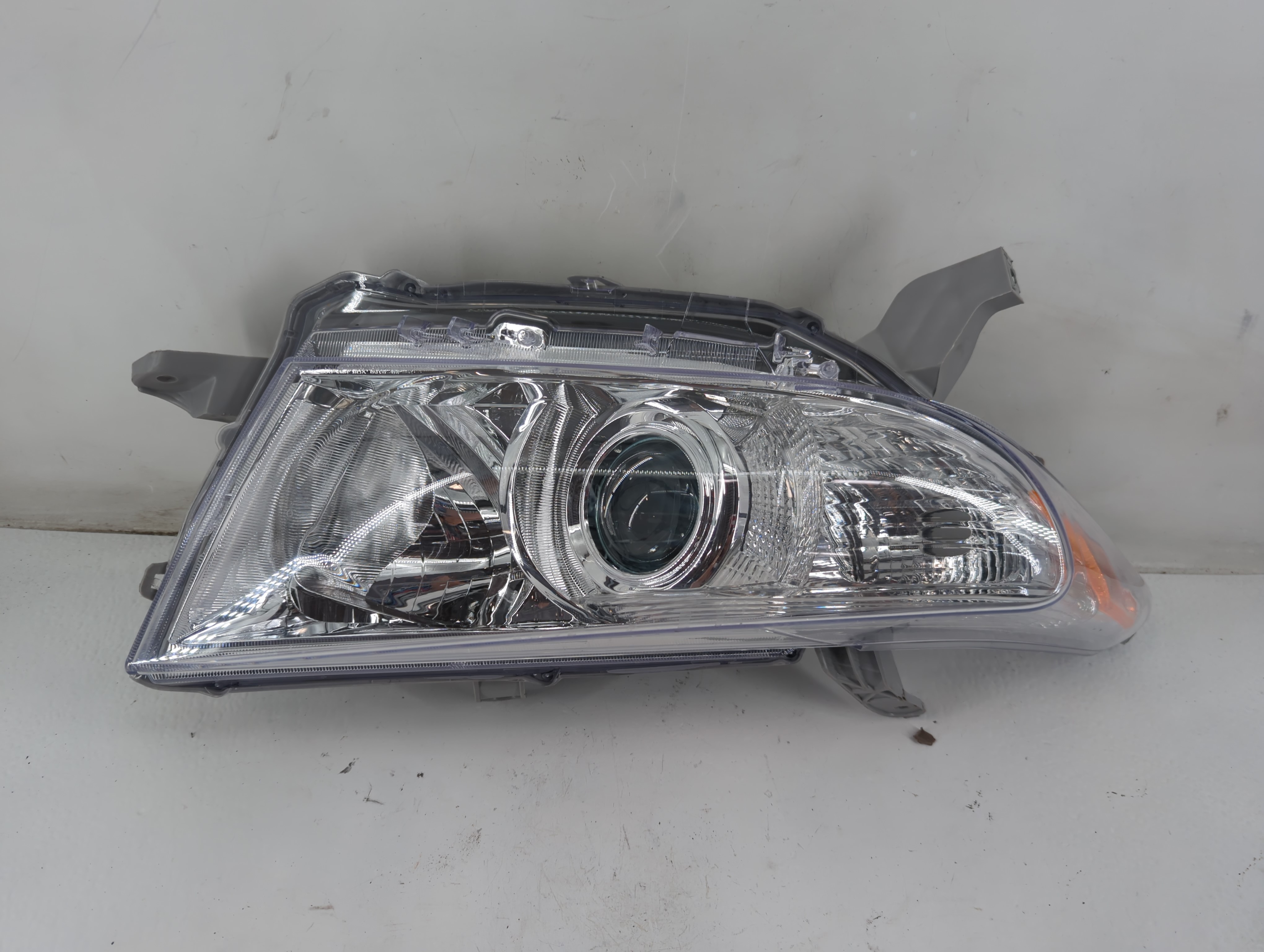 2011 Toyota Highlander Passenger Right Oem Head Light Headlight Lamp 1096468 - Oemusedautoparts1.com